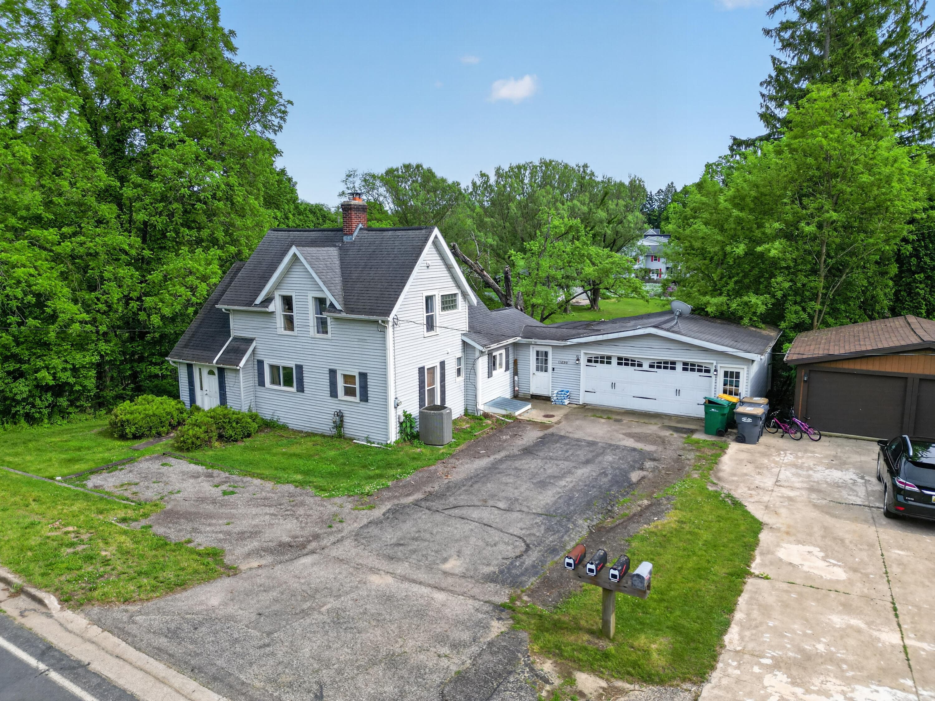Primary property photo