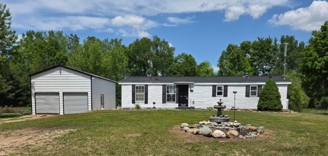 475 Tyler Wayland MI 49348