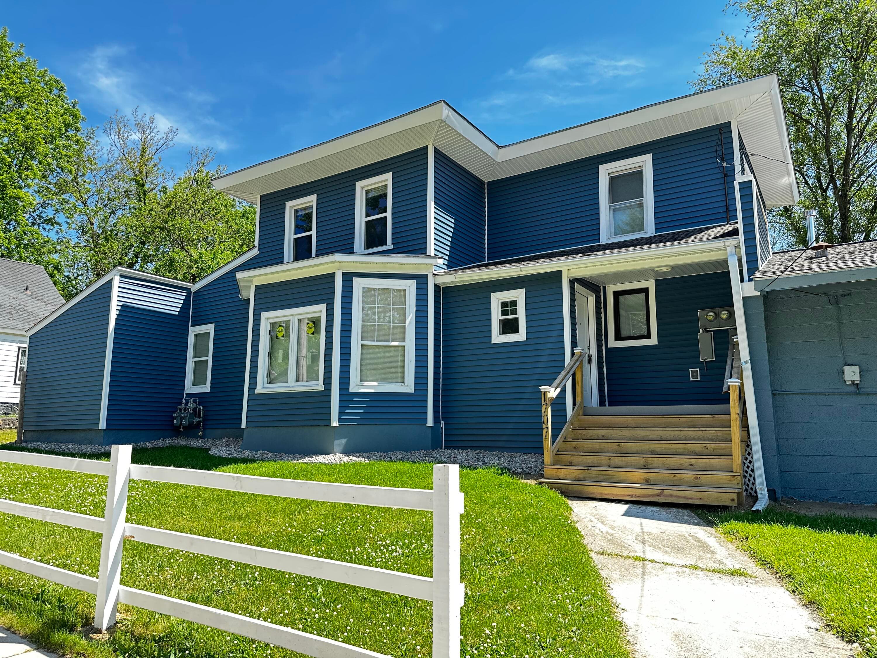 1707 Burdick Kalamazoo MI 49001