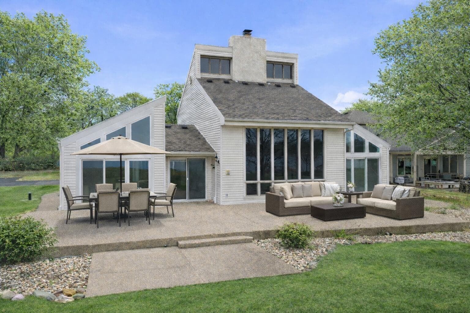 Primary property photo