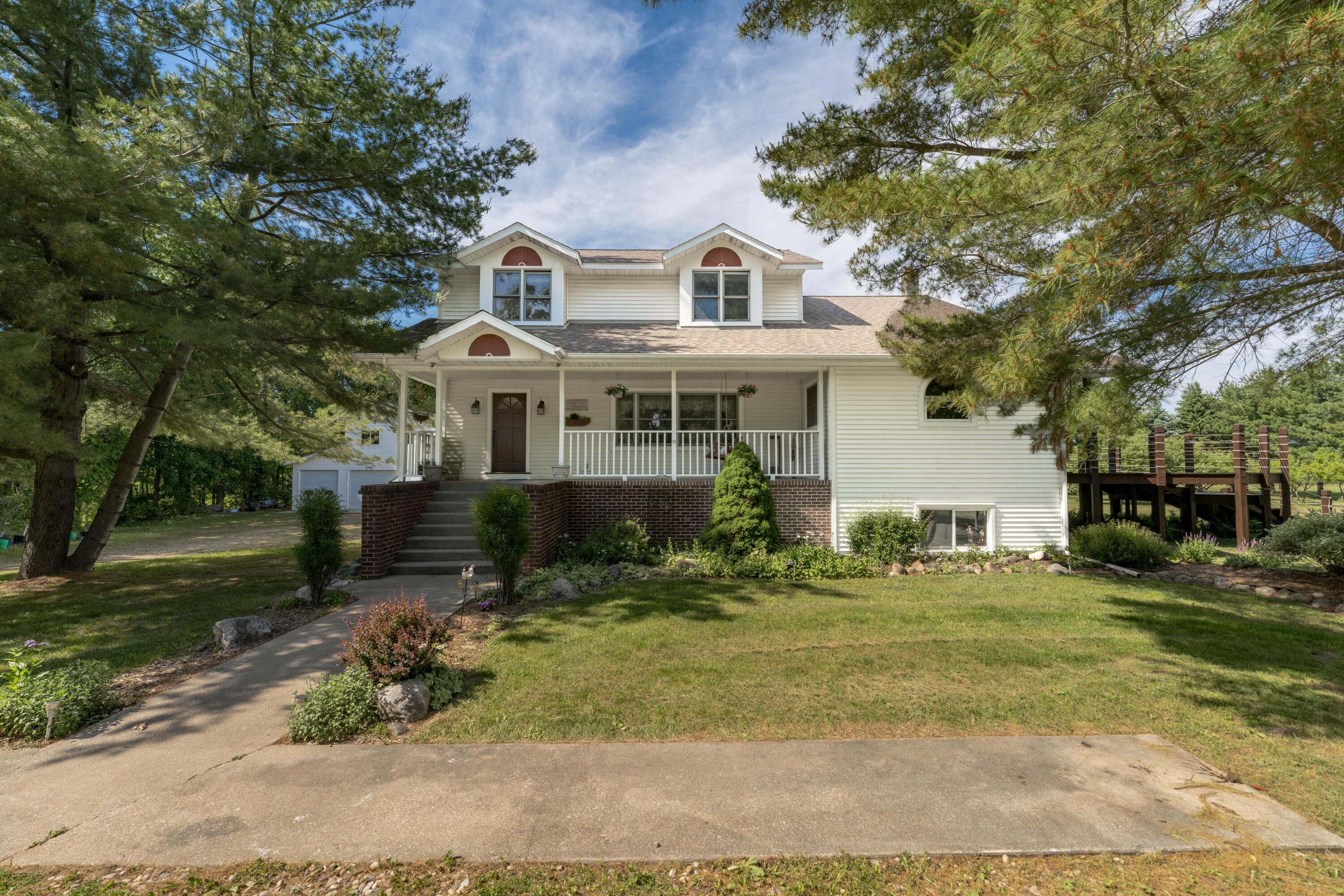 Primary property photo