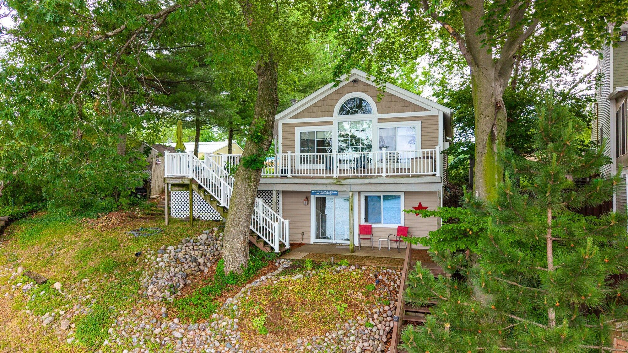 Primary property photo