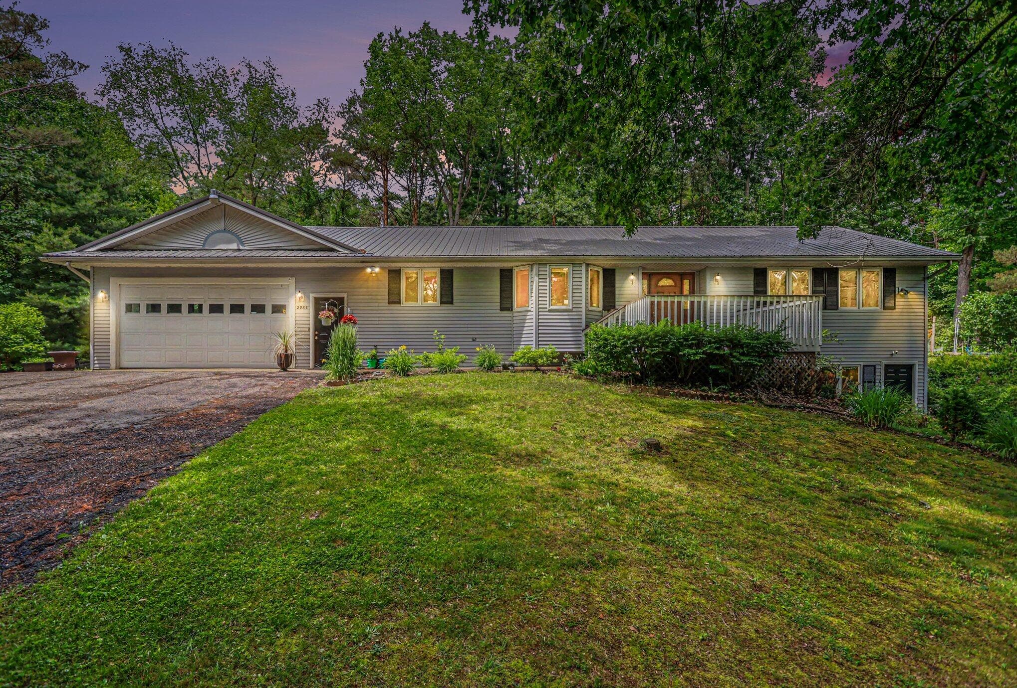 2985 Kirby Battle Creek MI 49017