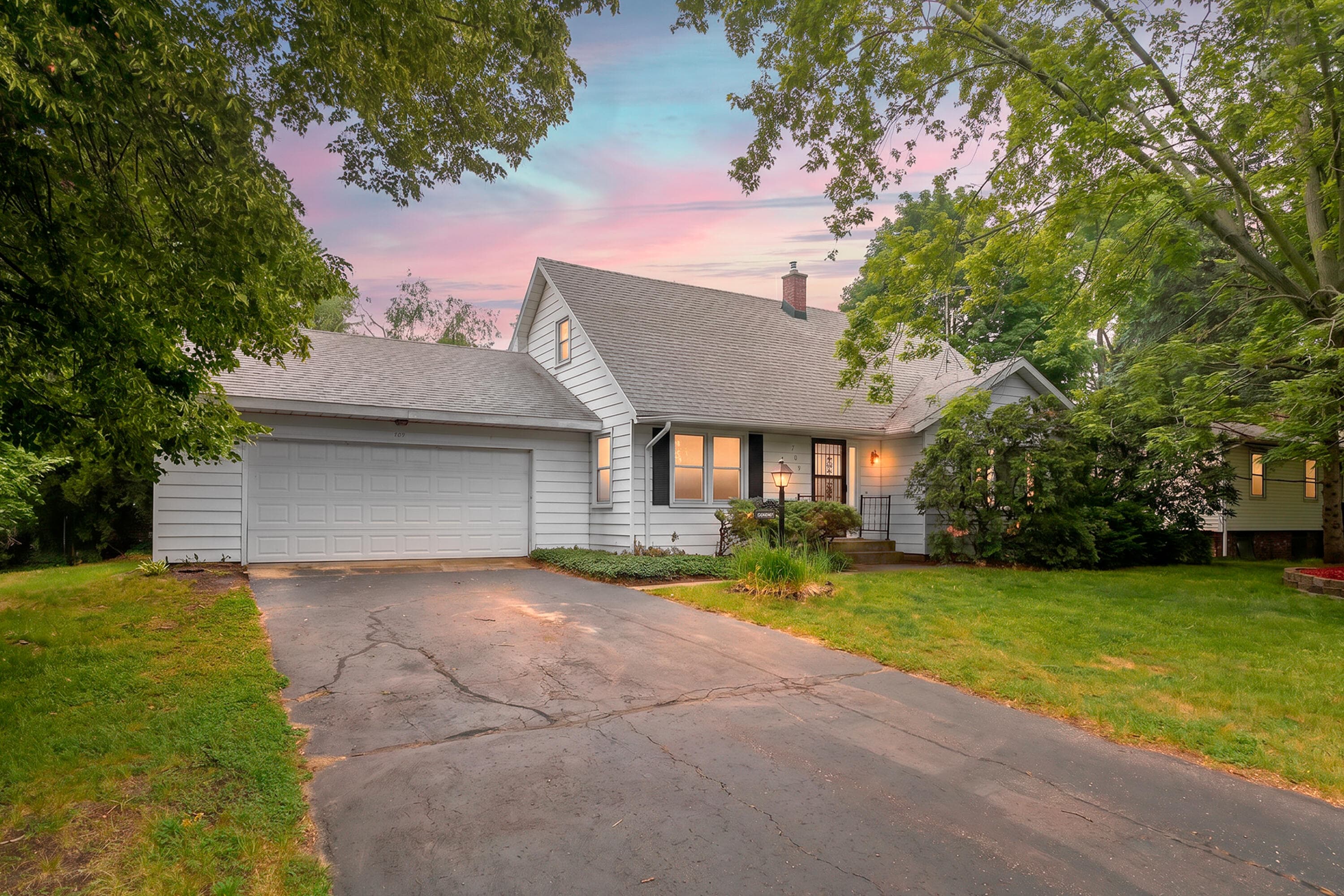 Primary property photo