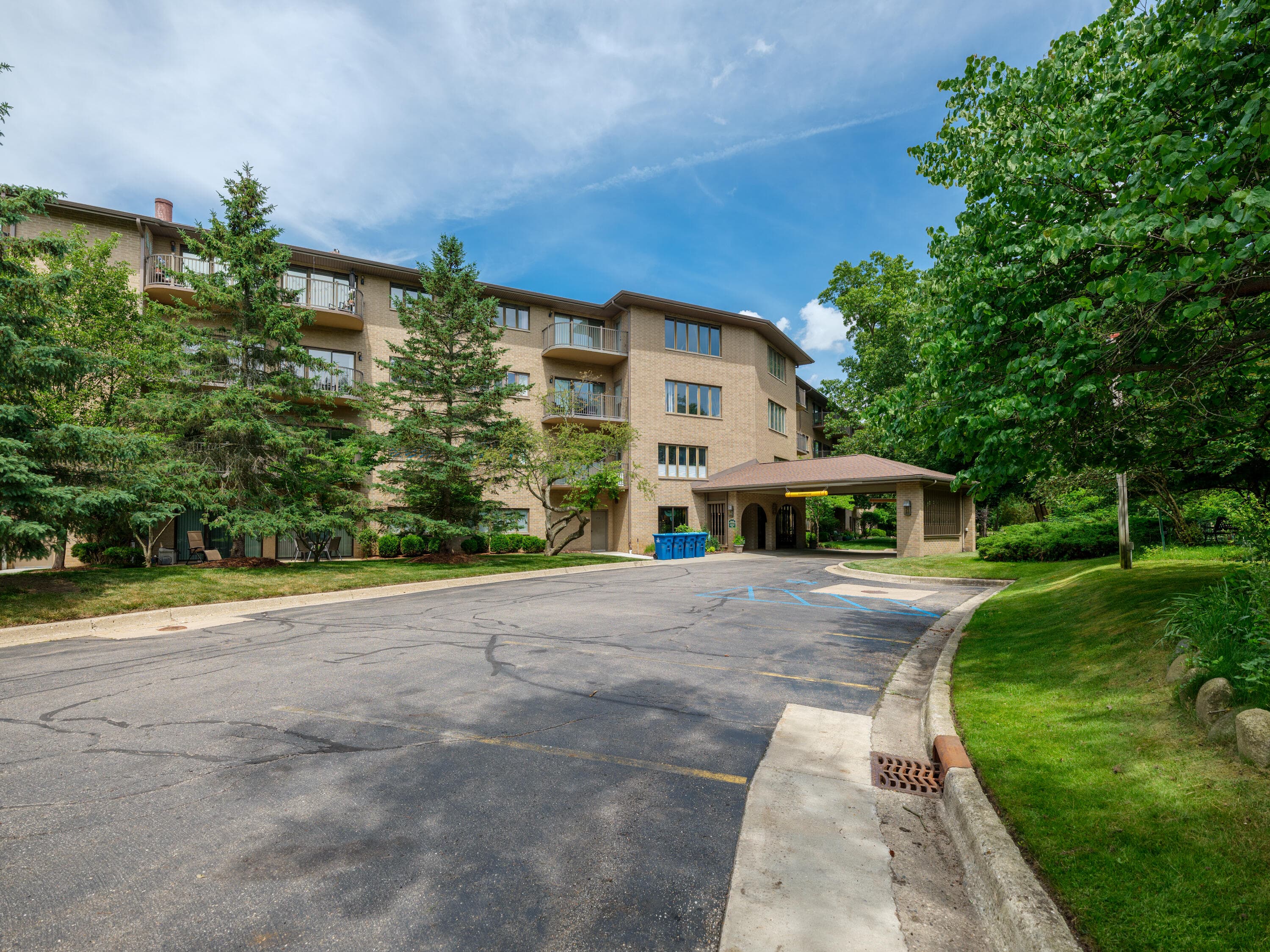 4040 Greenleaf Kalamazoo MI 49008