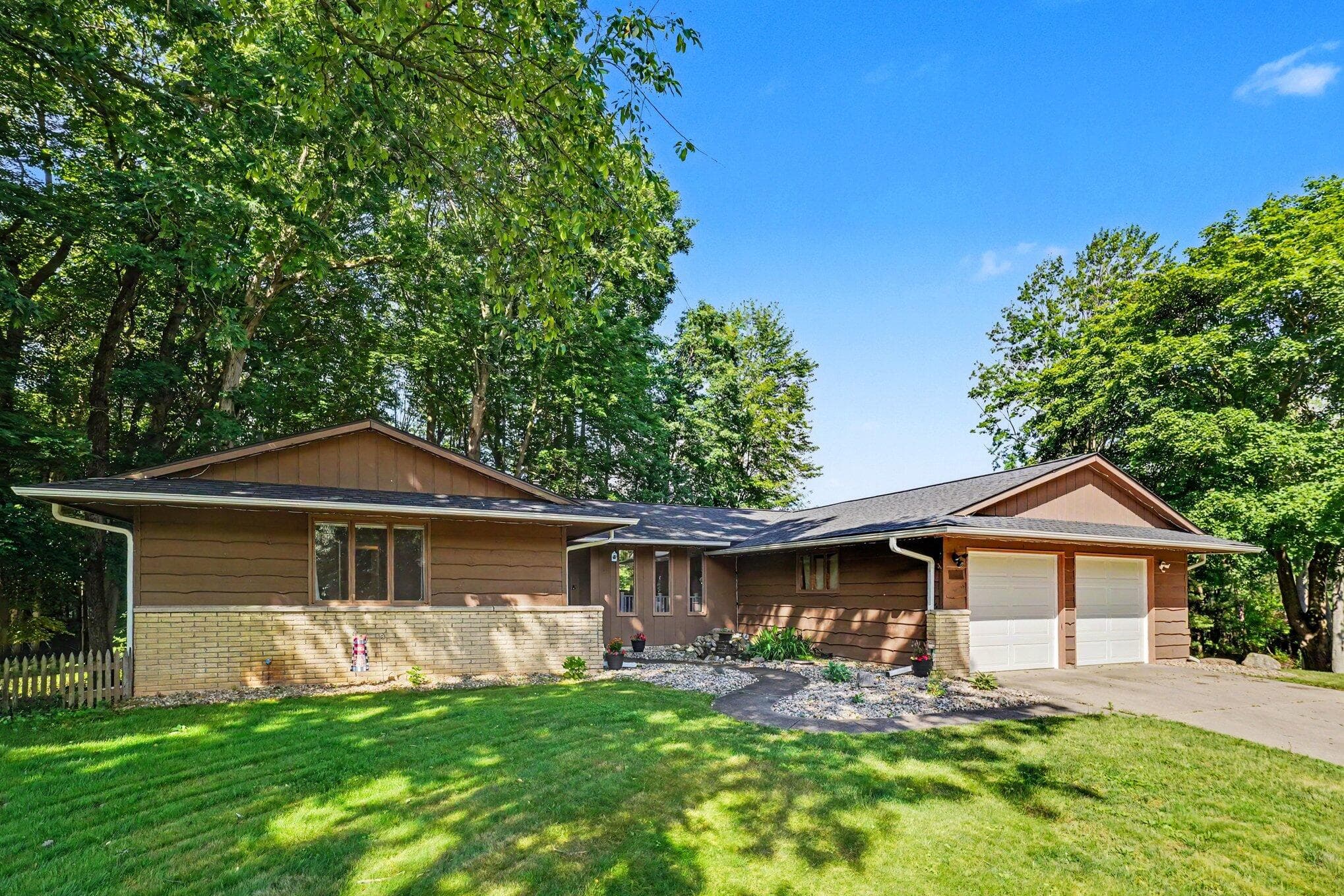 9713 Oakview Portage MI 49024