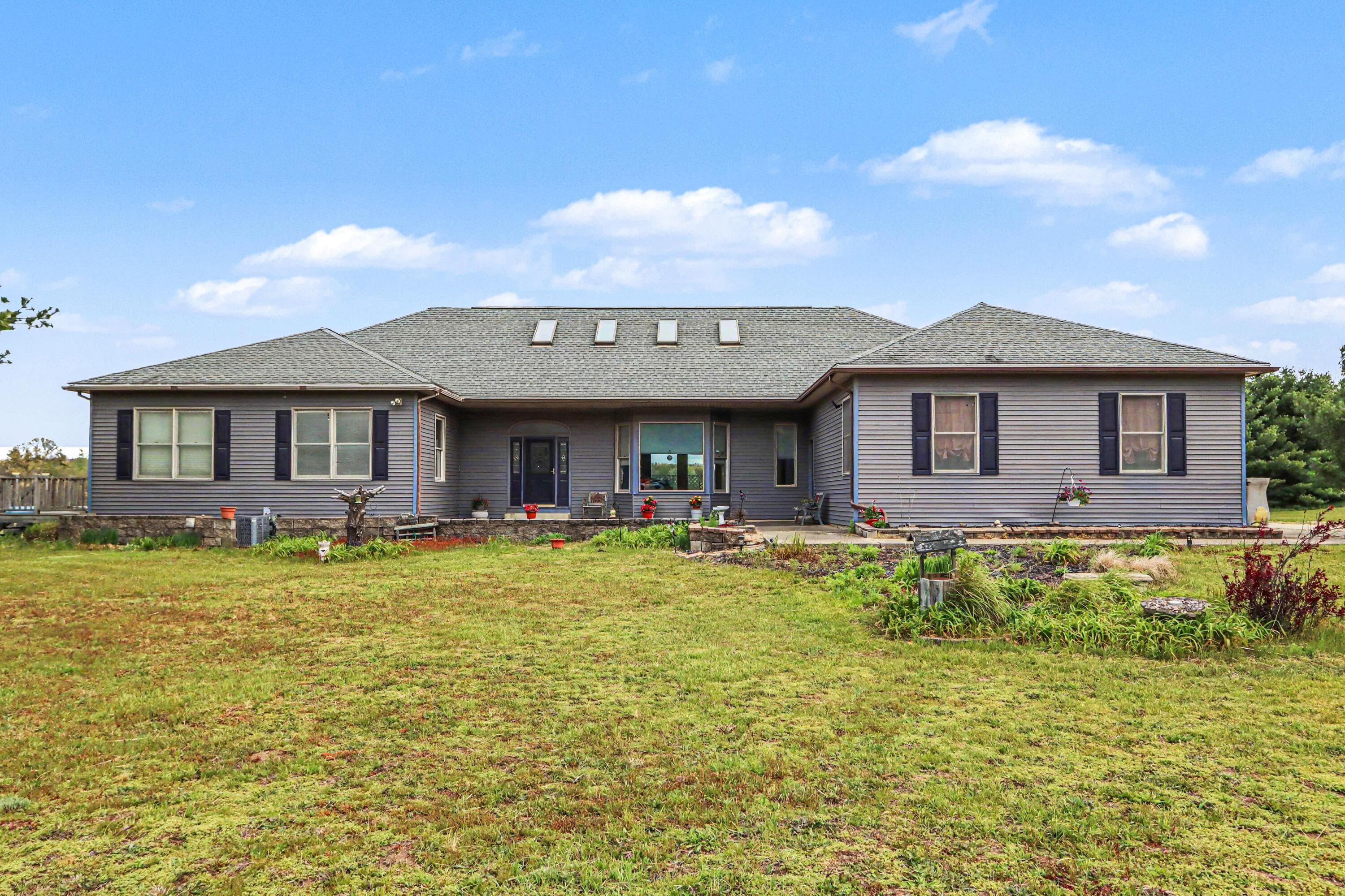 32282 64th Lawton MI 49065