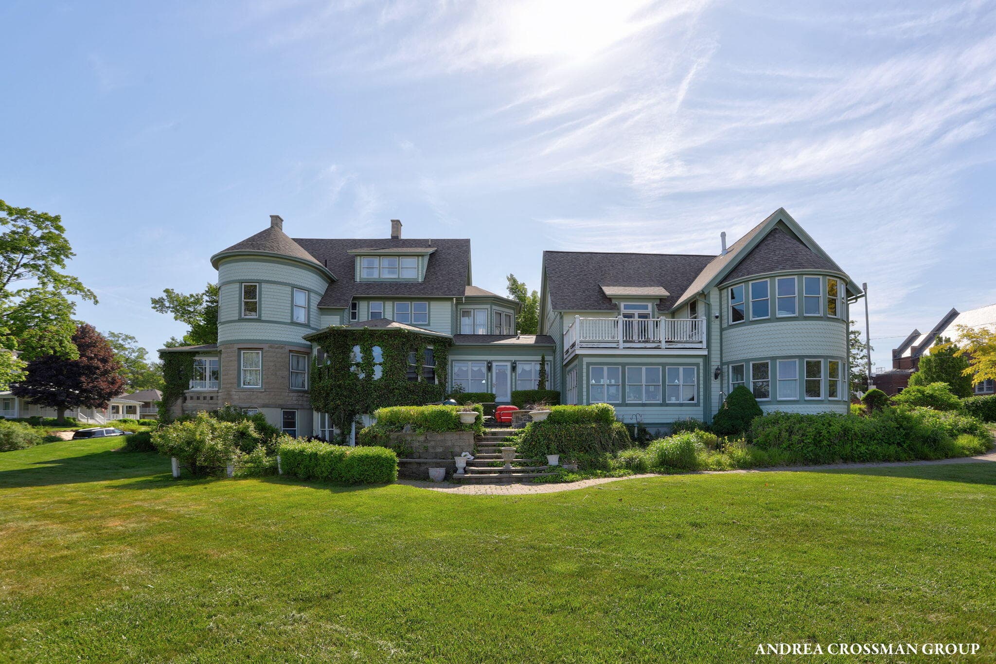 456 Monroe South Haven MI 49090