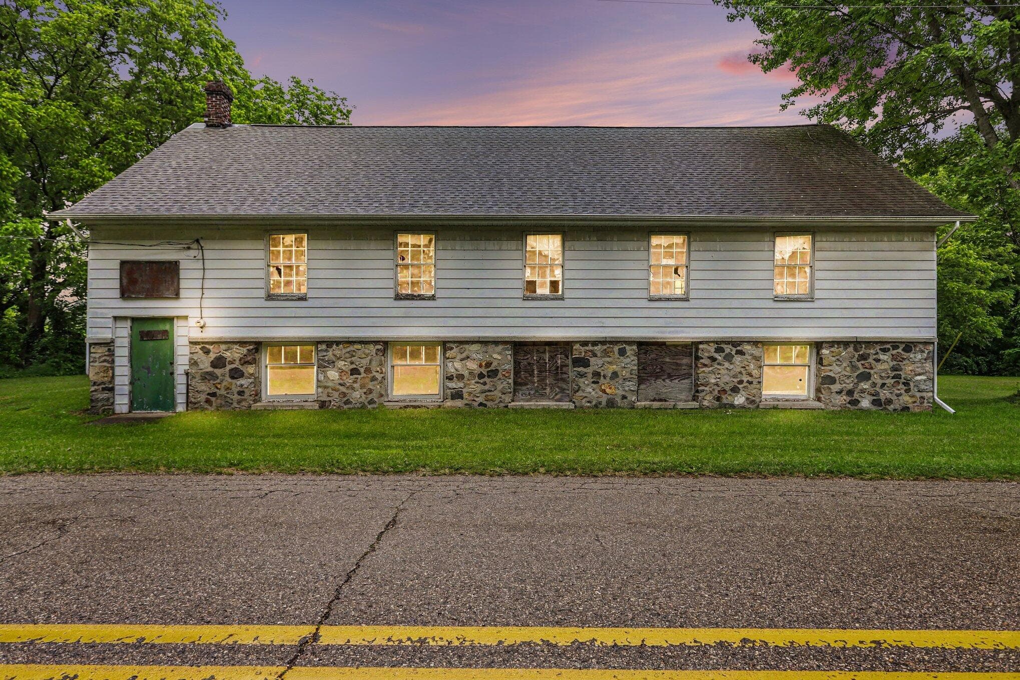 155 4th Plainwell MI 49080