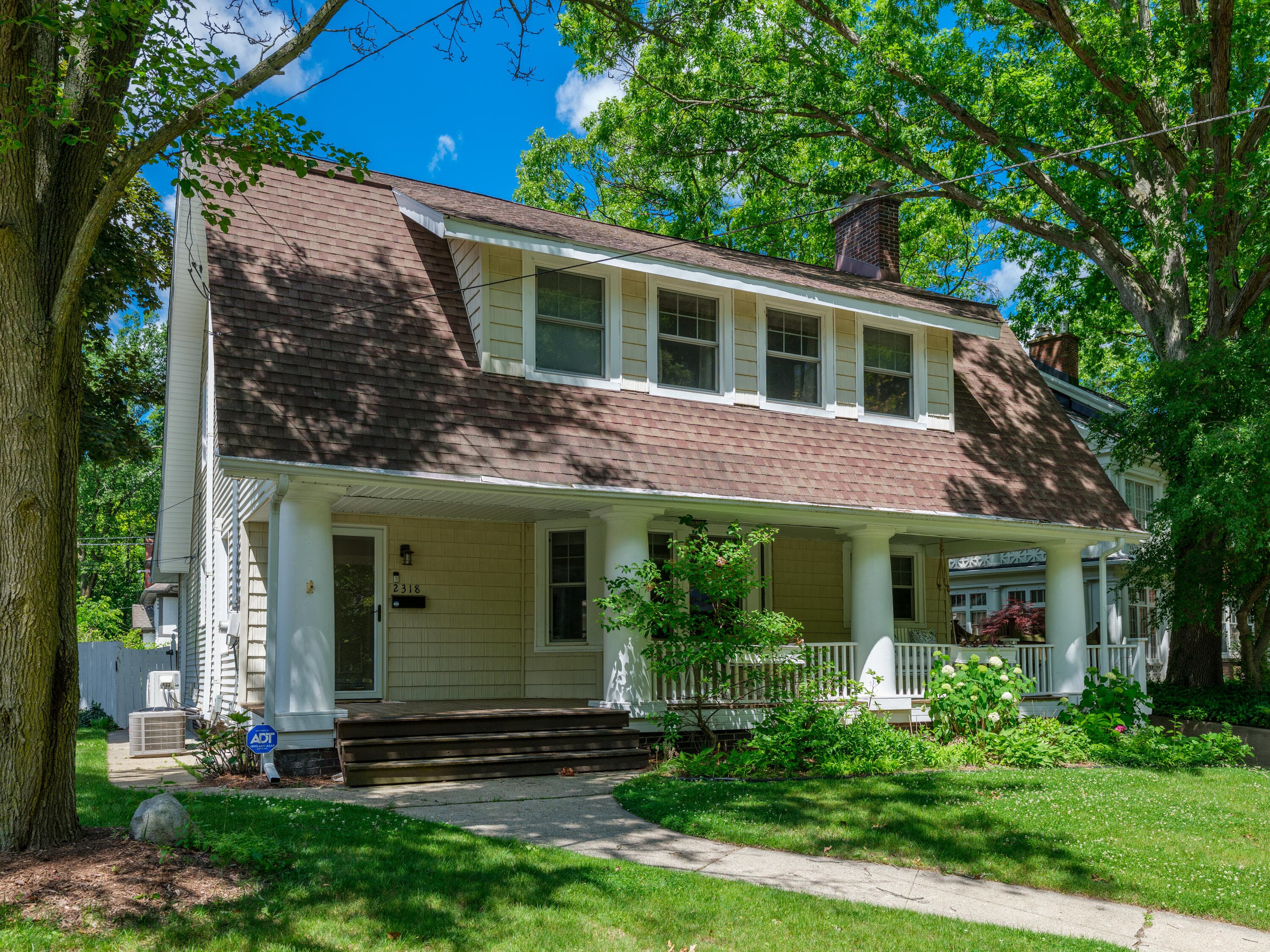 2318 Glenwood Kalamazoo MI 49008