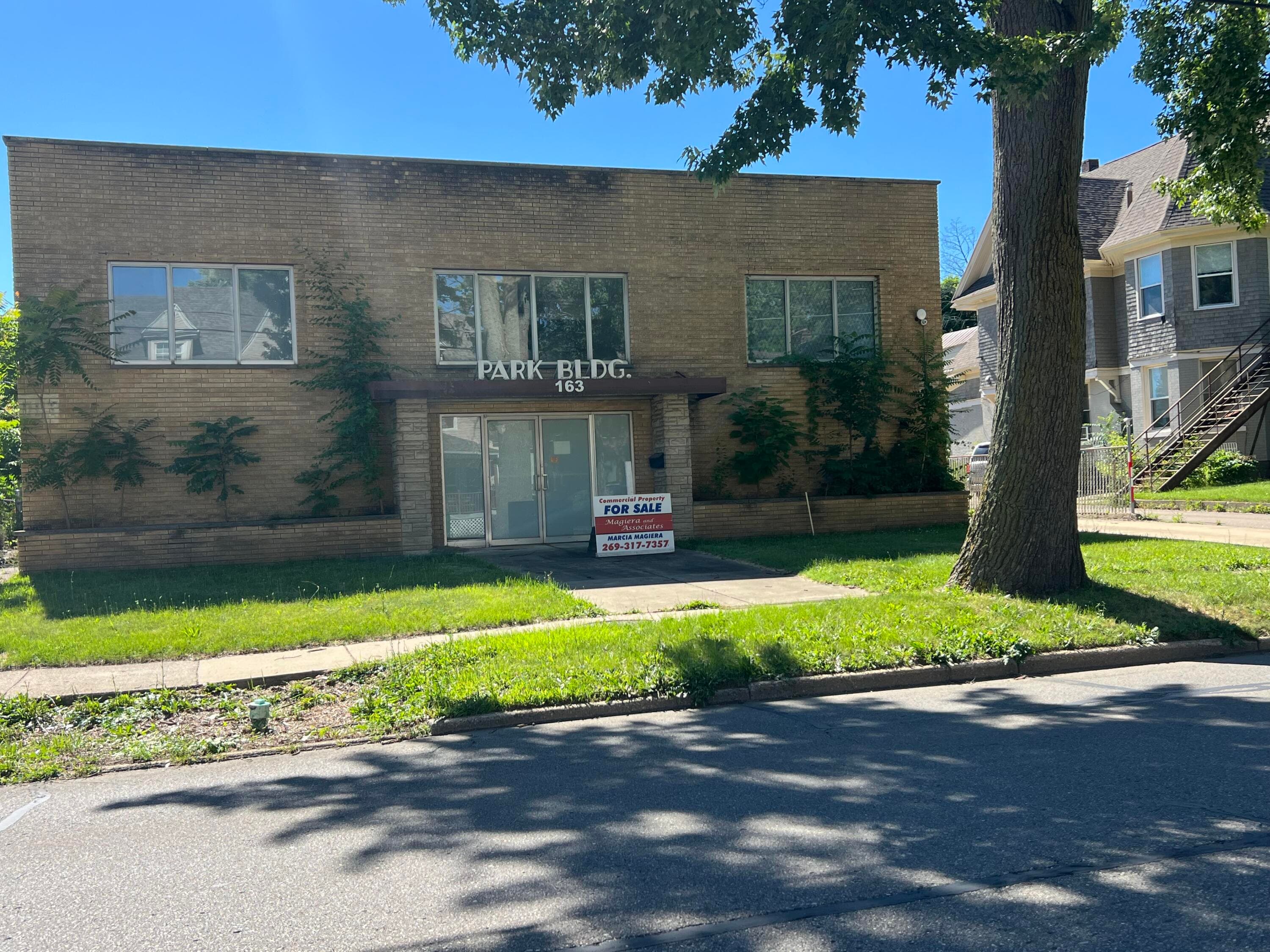 163 North Battle Creek MI 49017