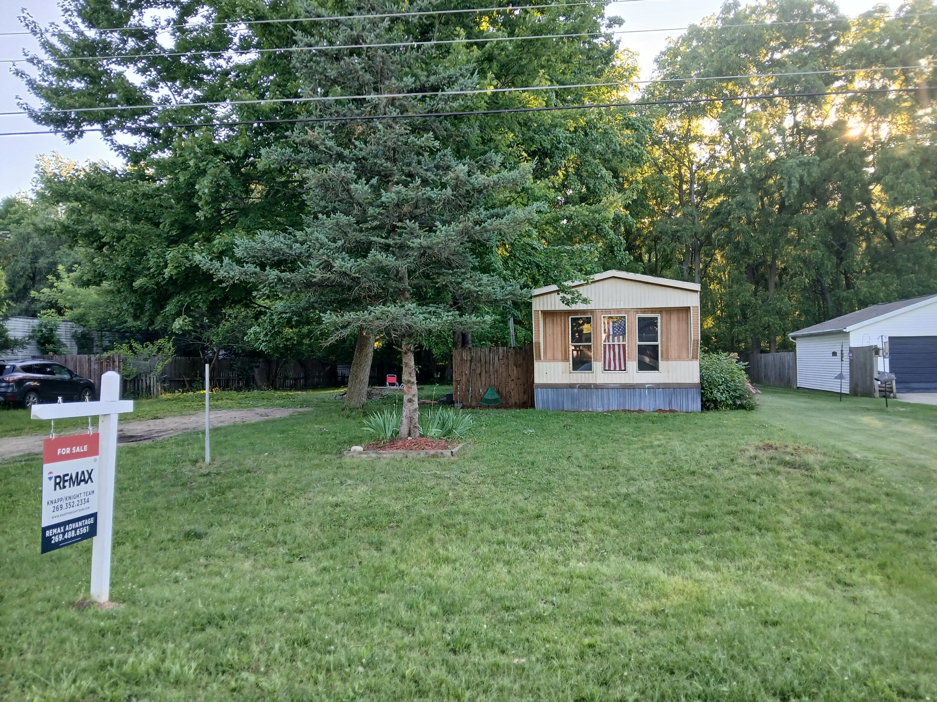75690 Marie Lawton MI 49065