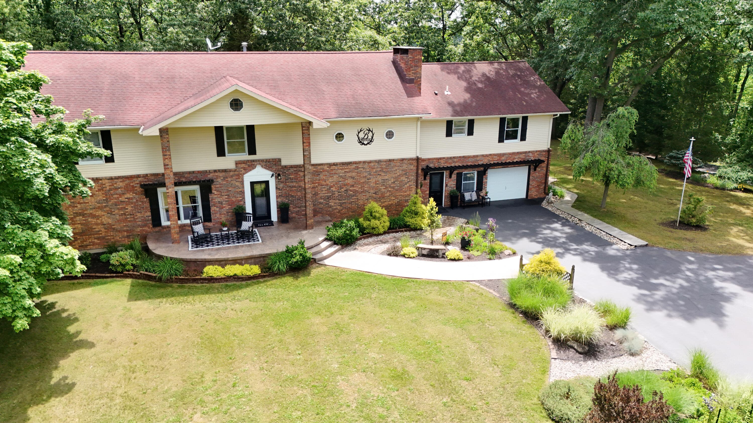 Primary property photo