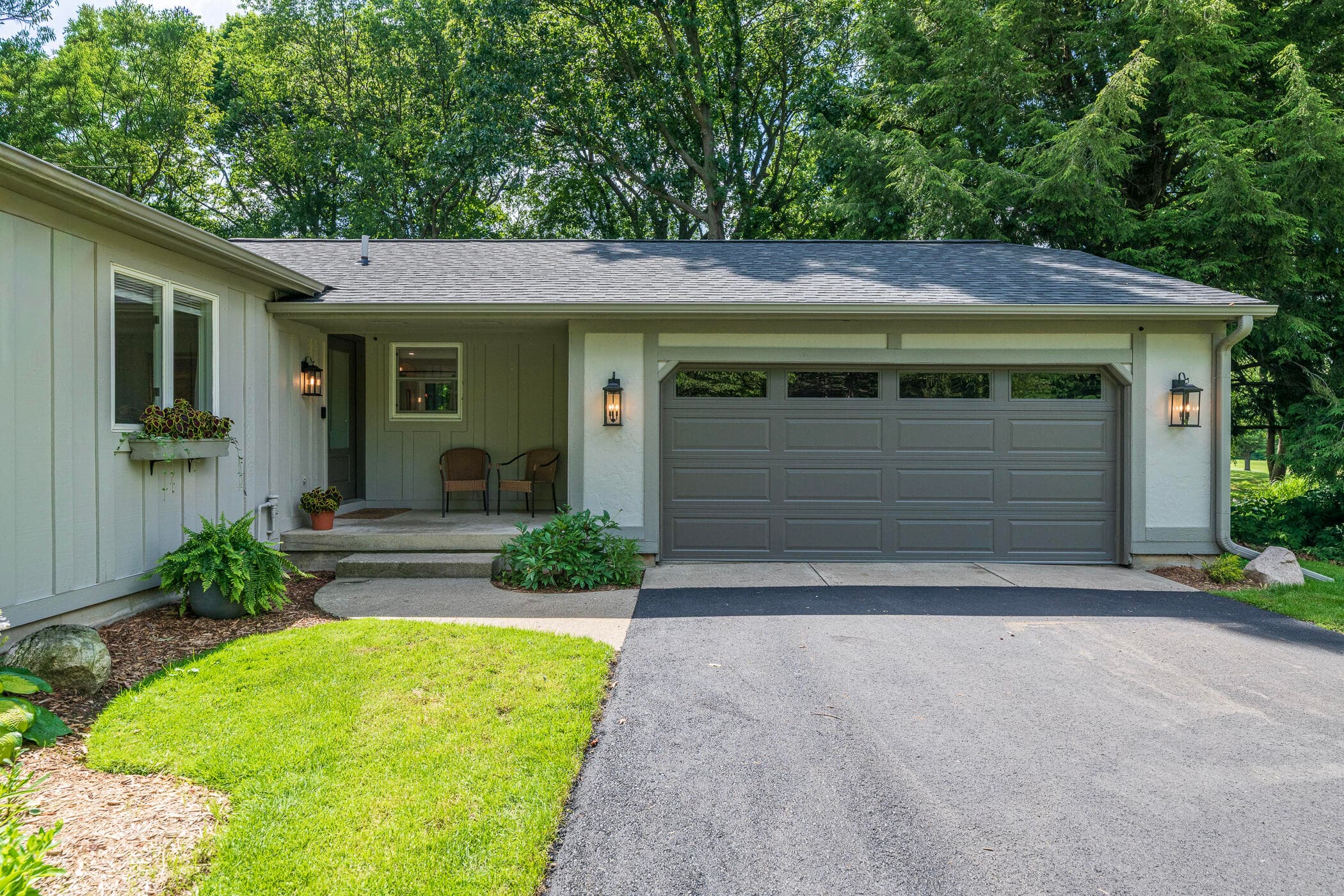Primary property photo
