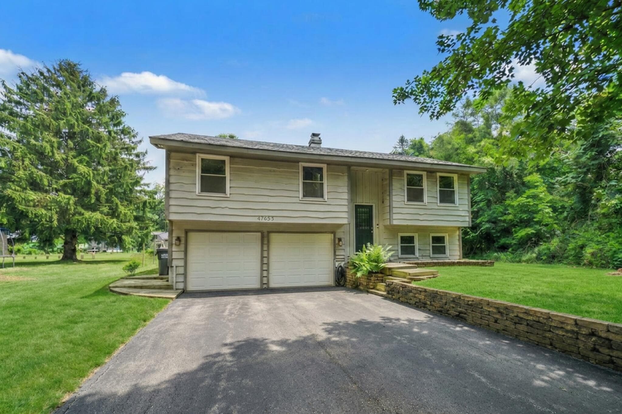 47641 County Road 653 Paw Paw MI 49079