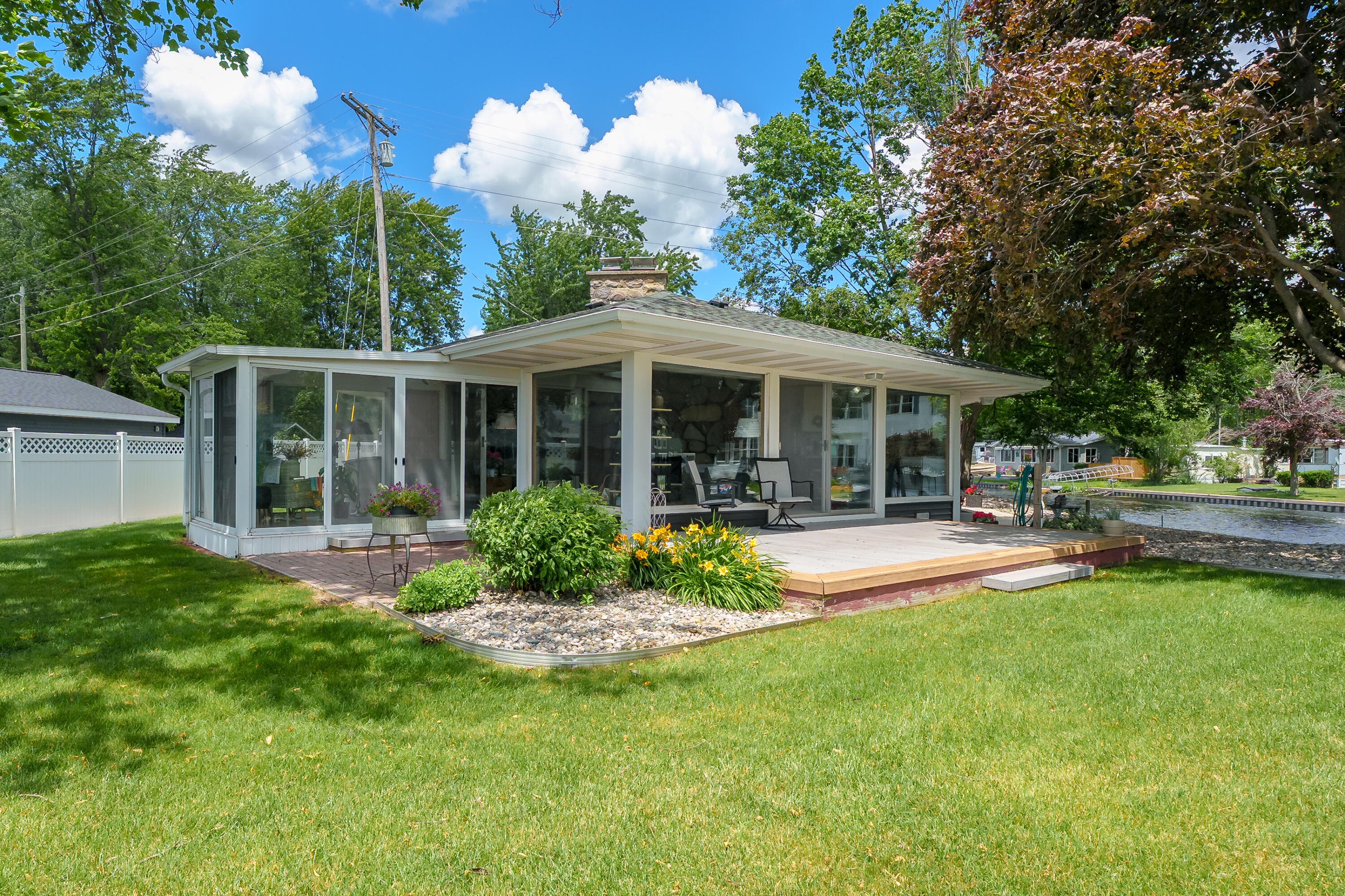 2282 Parker Wayland MI 49348