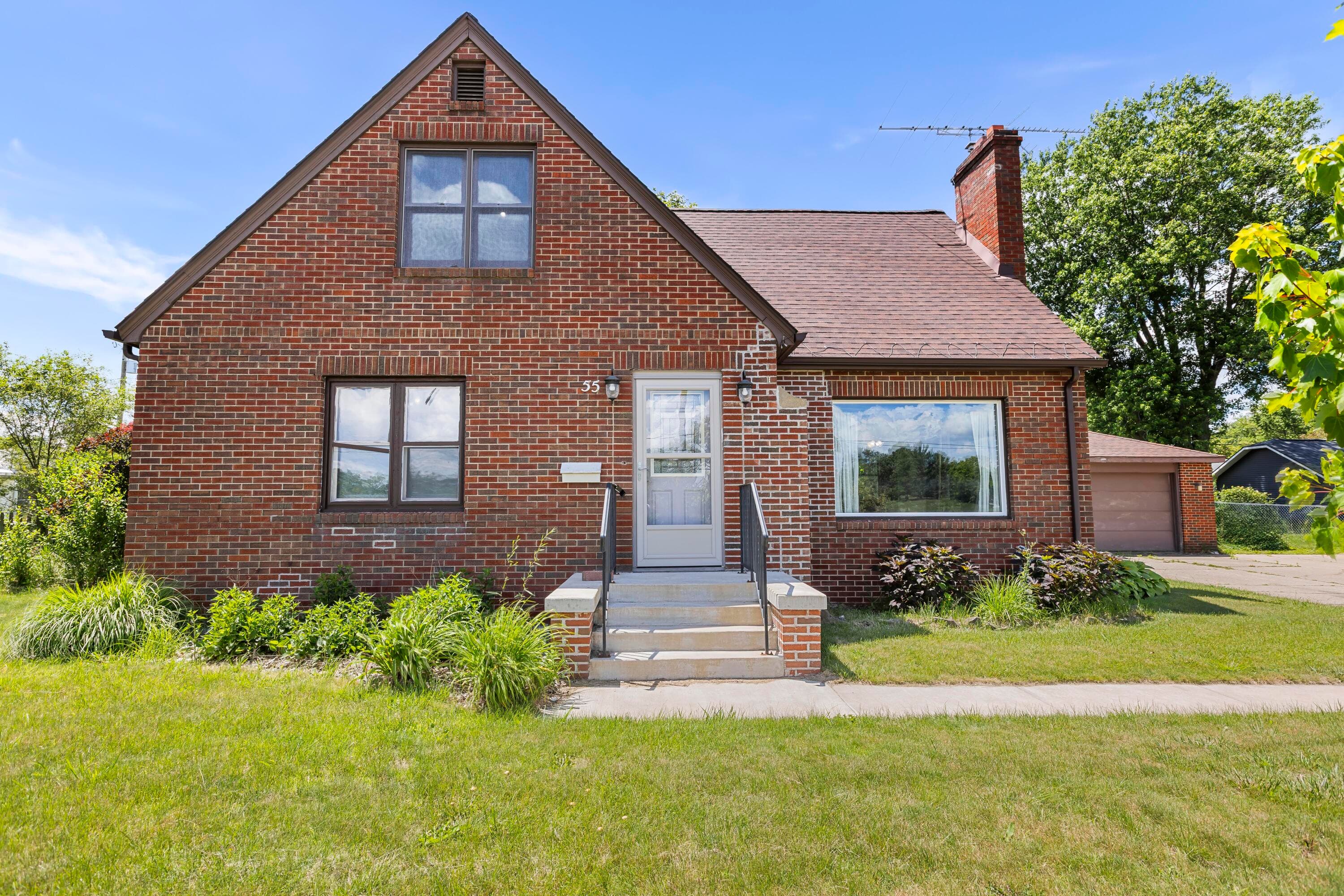 Primary property photo