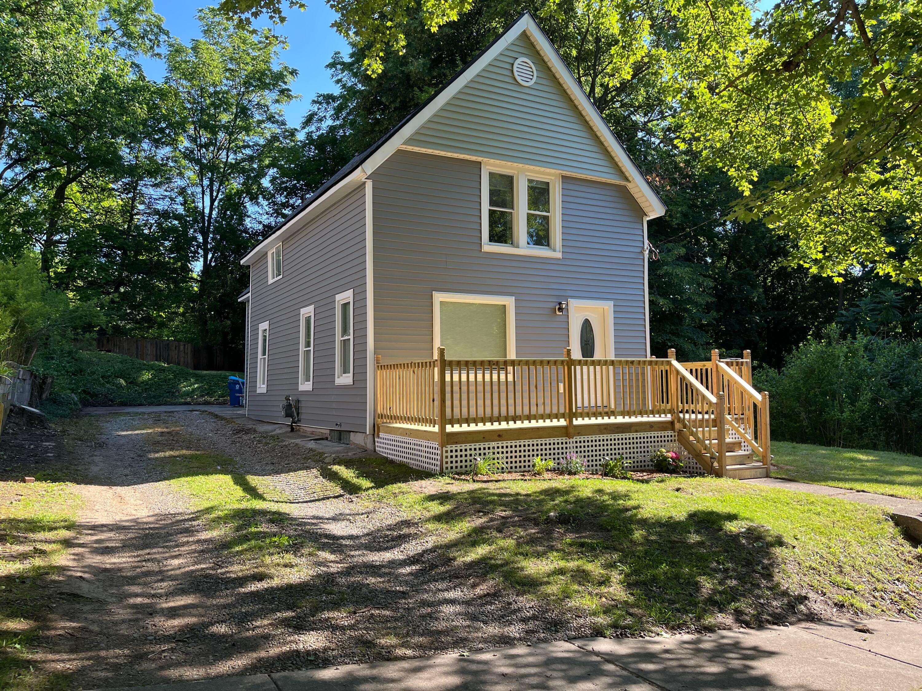 1314 Blakeslee Kalamazoo MI 49006