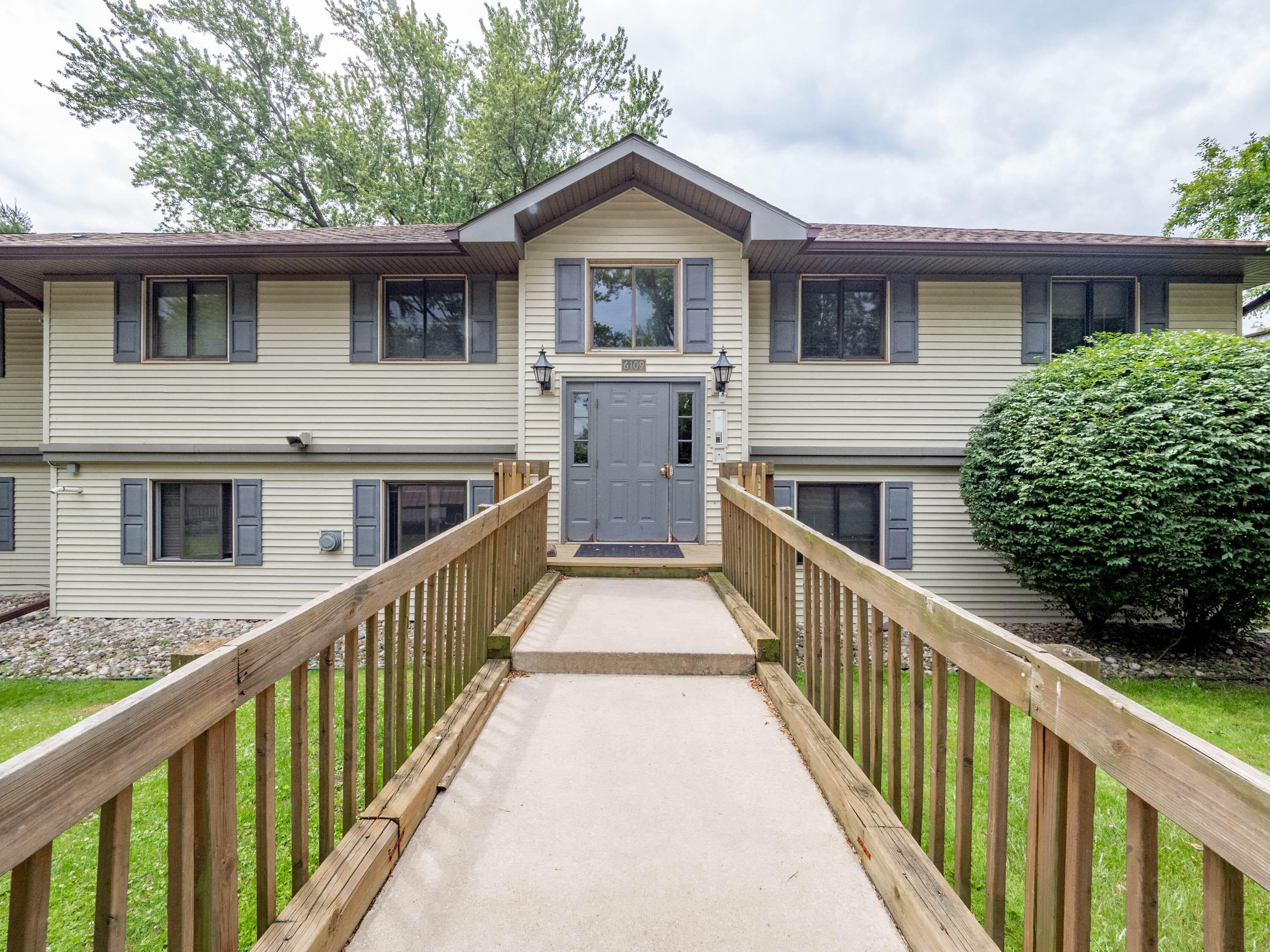 6109 Danford Creek Kalamazoo MI 49009