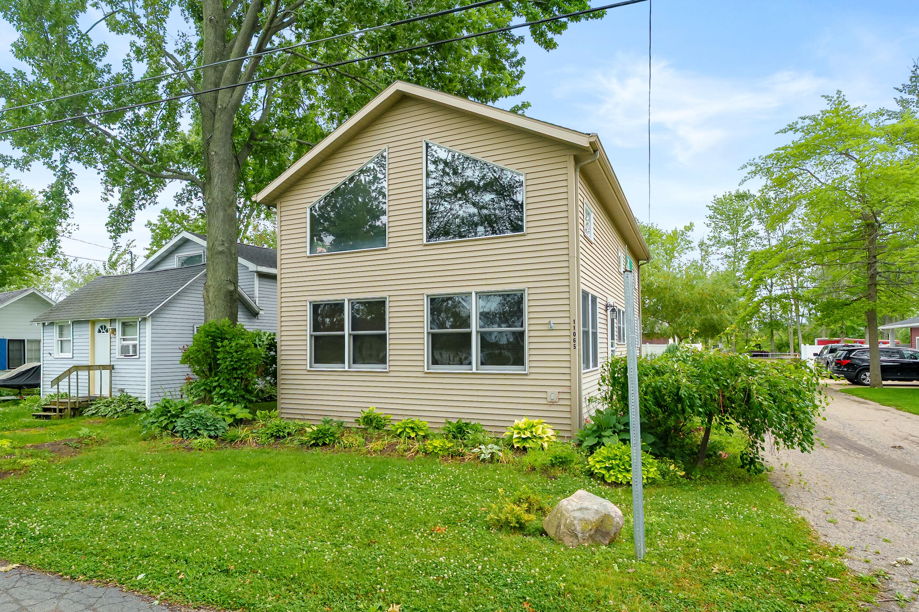 11065 Indian Lake Vicksburg MI 49097