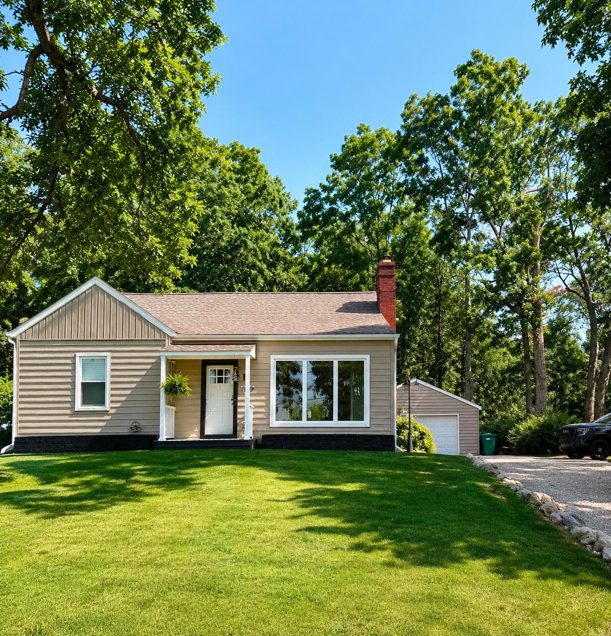 1516 Romence Portage MI 49024
