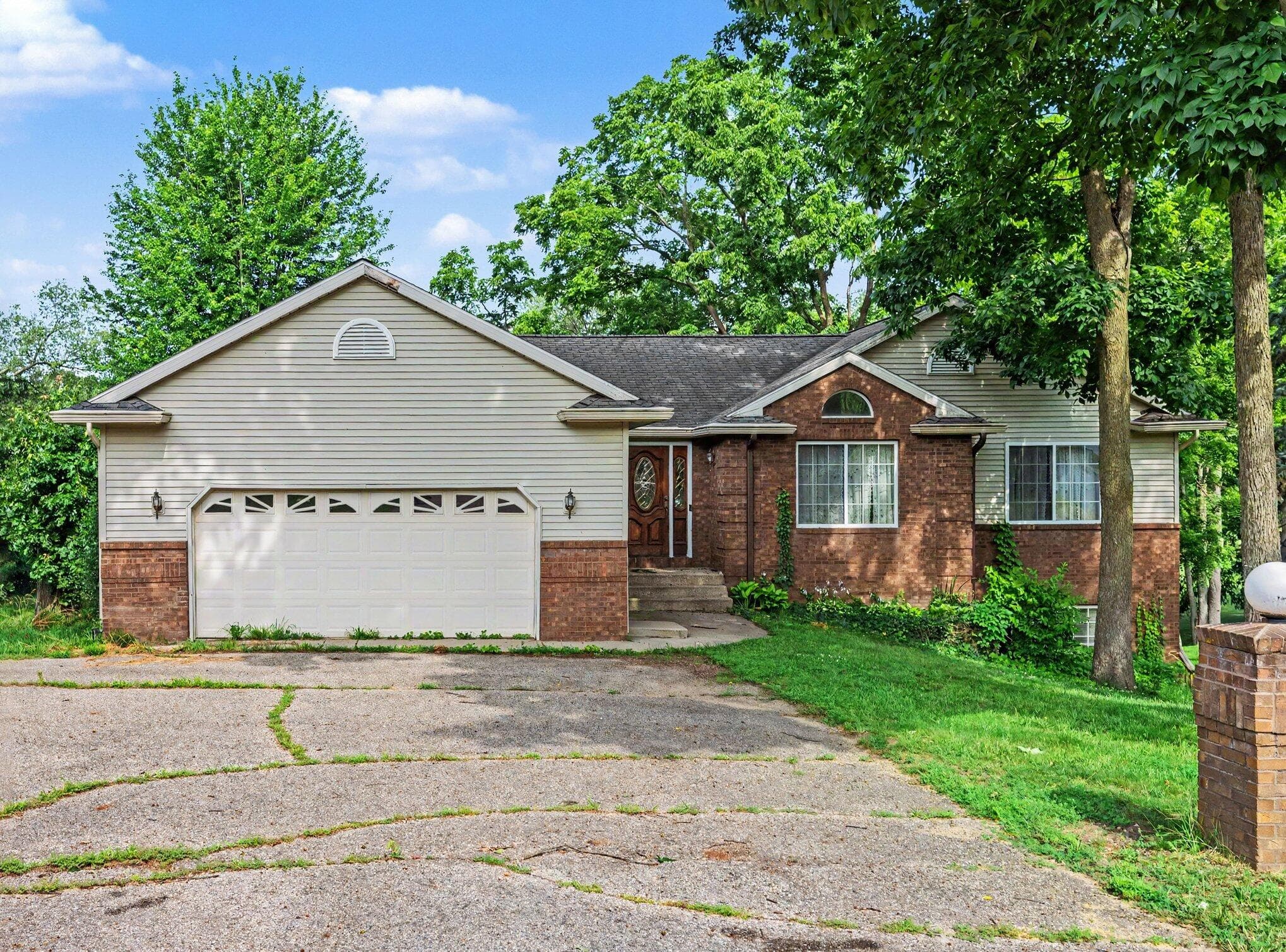 Primary property photo