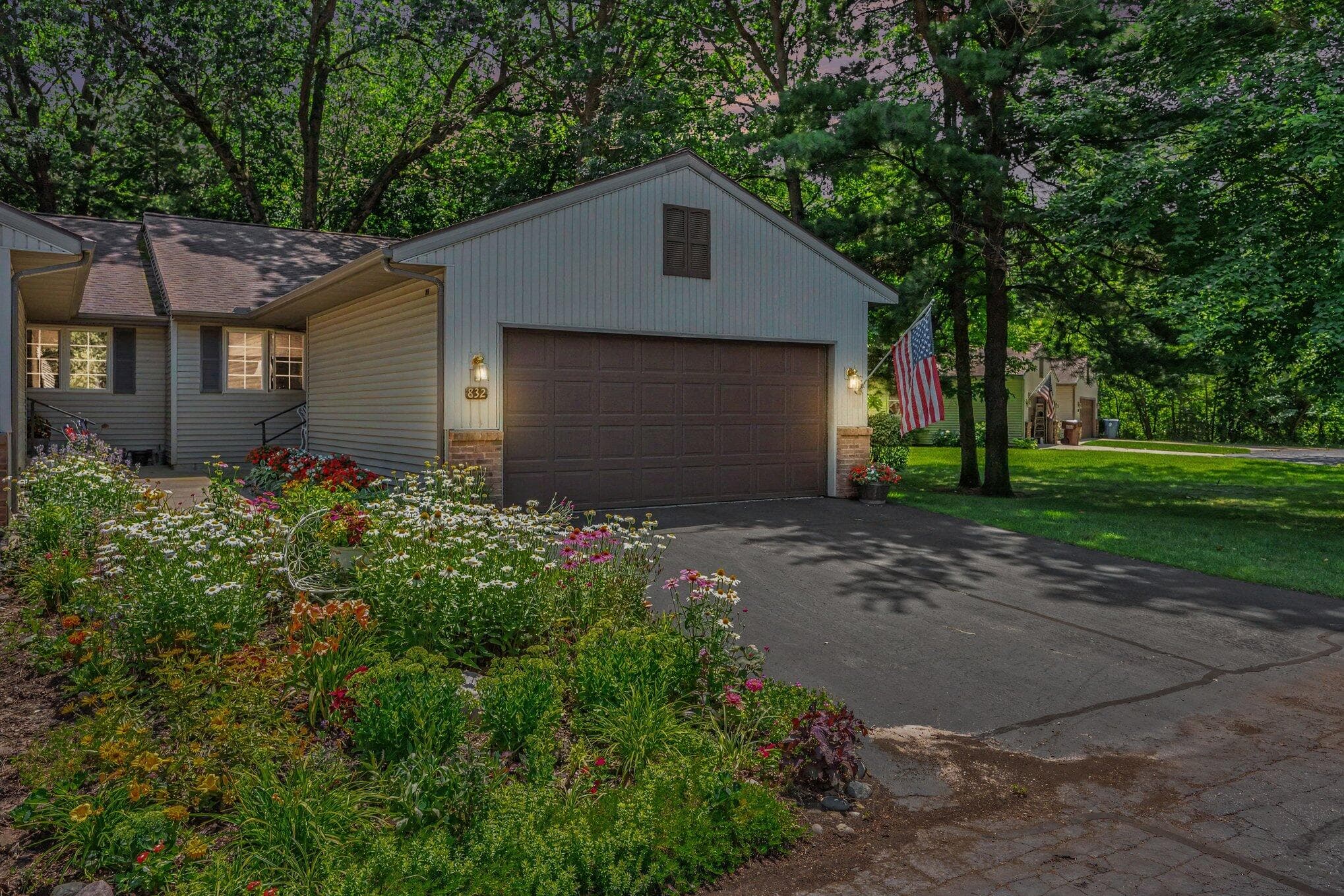 832 Highbanks Allegan MI 49010