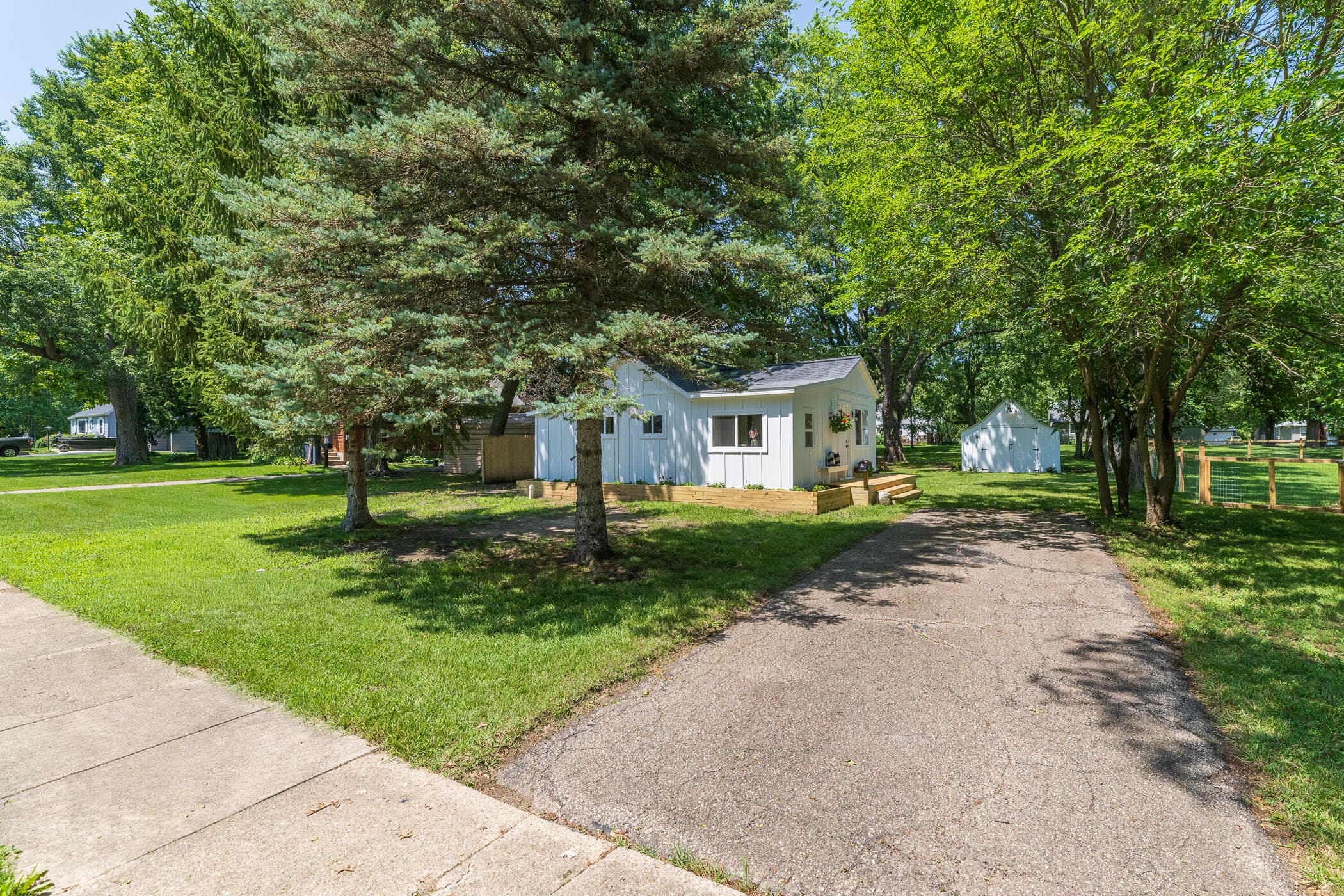 Primary property photo