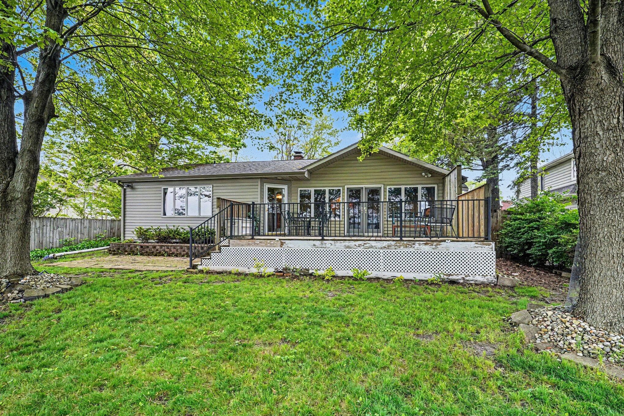 9525 Woodlawn Portage MI 49002