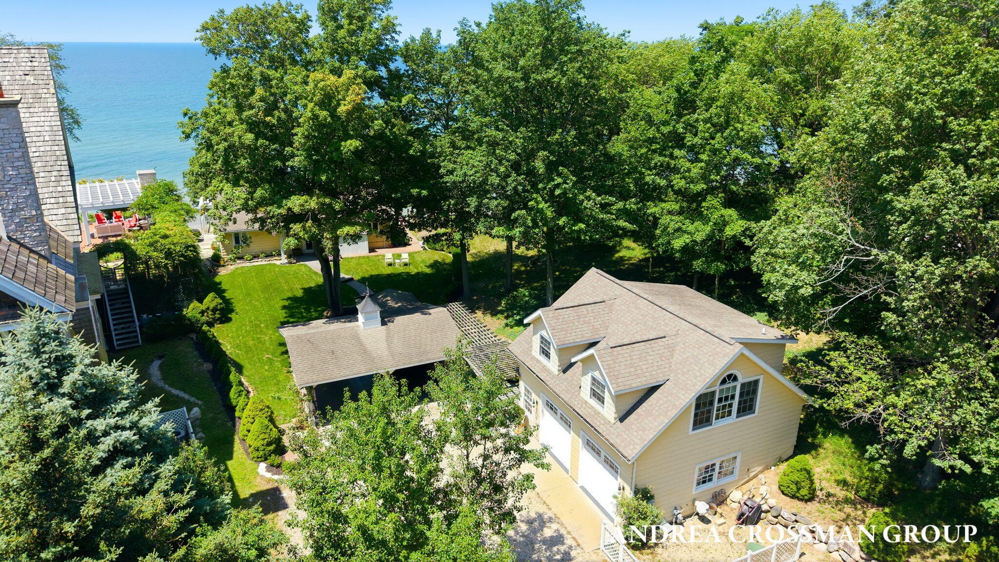 Primary property photo