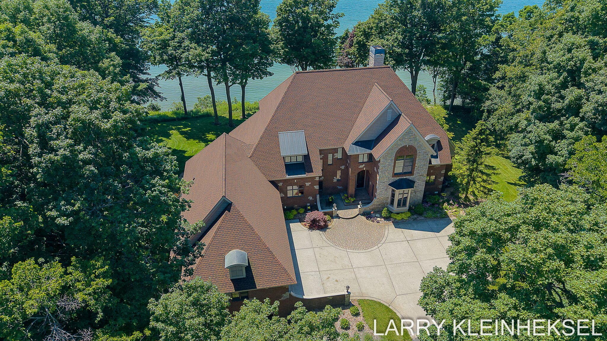 5645 Lakeshore Holland MI 49424