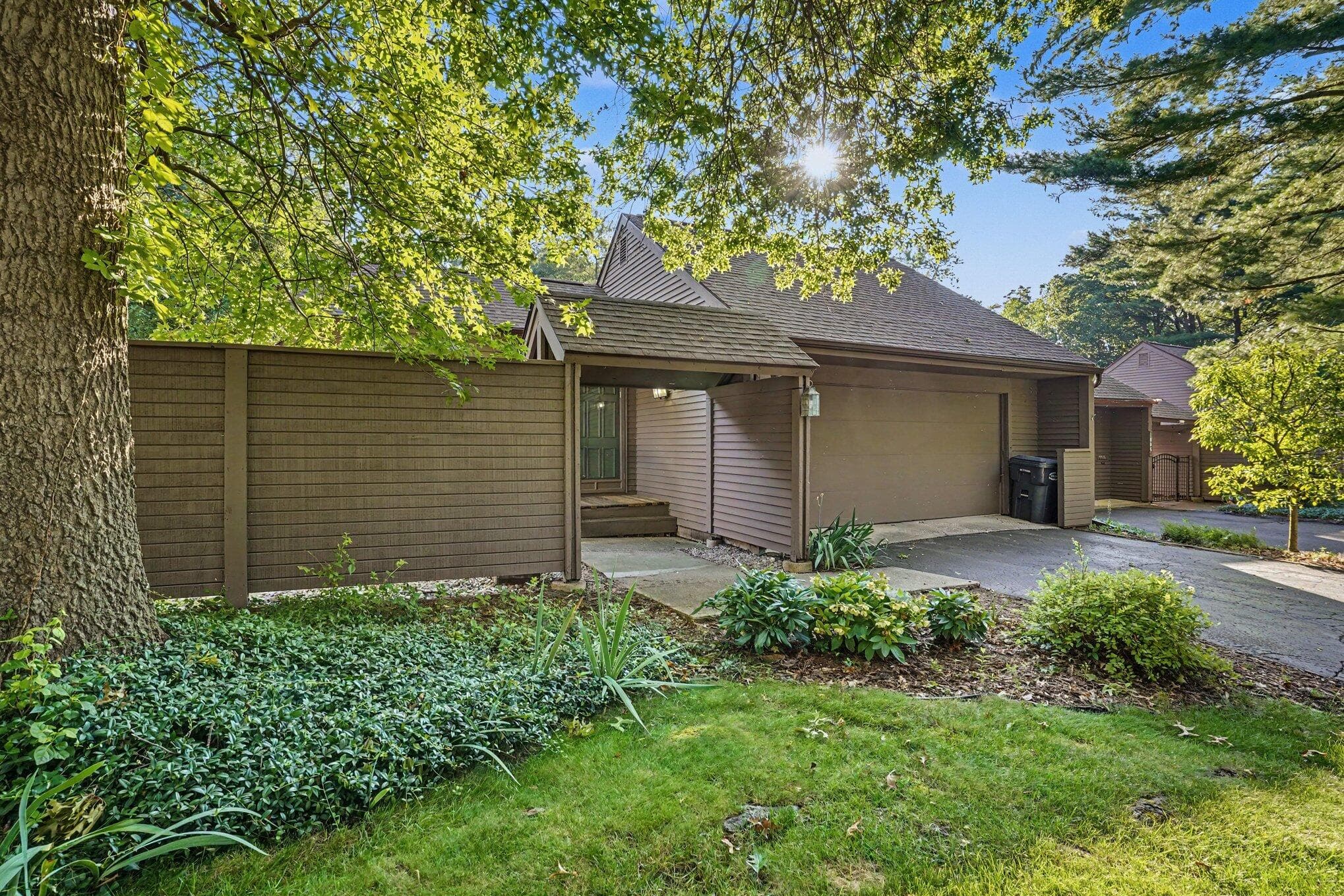 1008 Cohasset Kalamazoo MI 49008