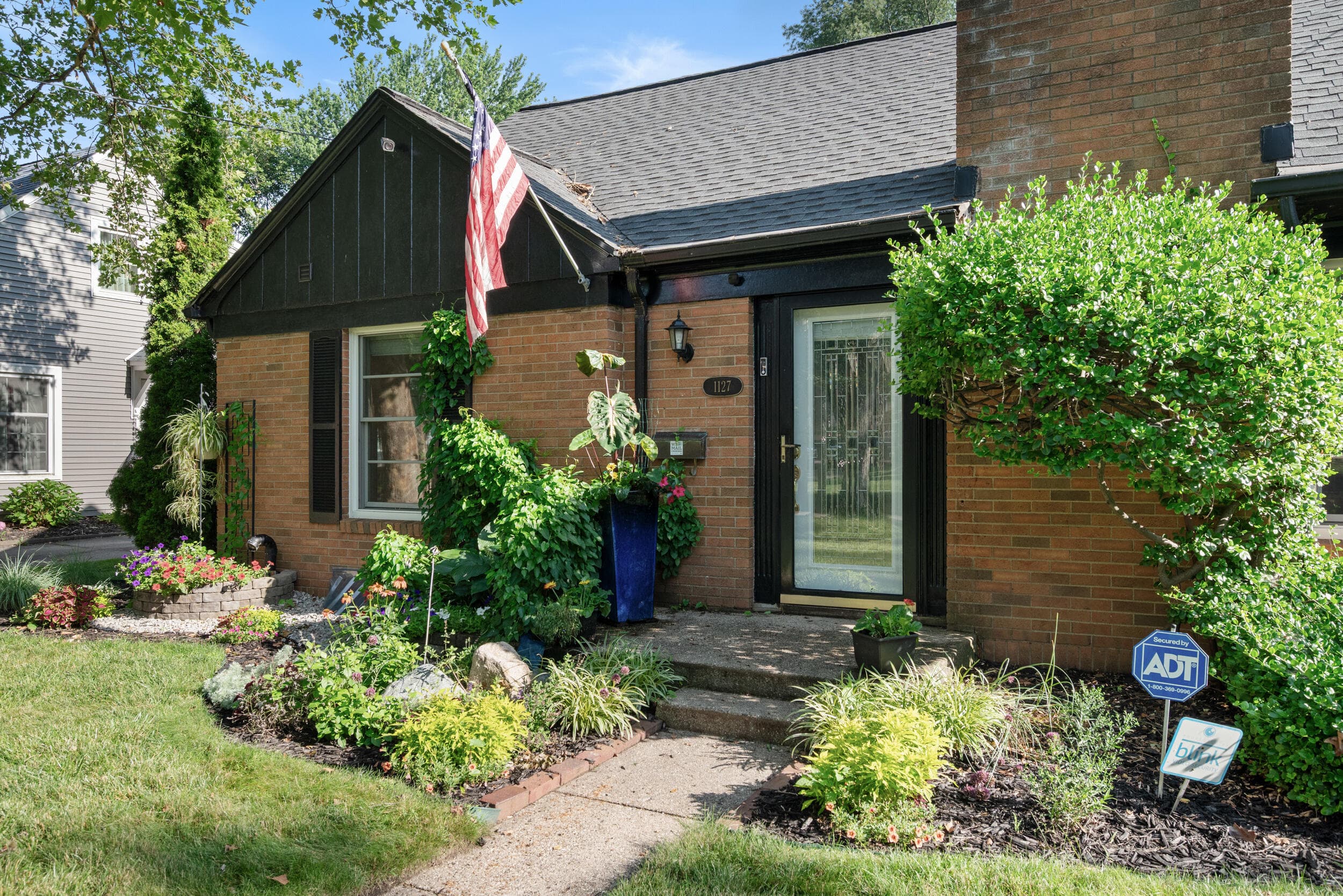 1127 Lakeway Kalamazoo MI 49001