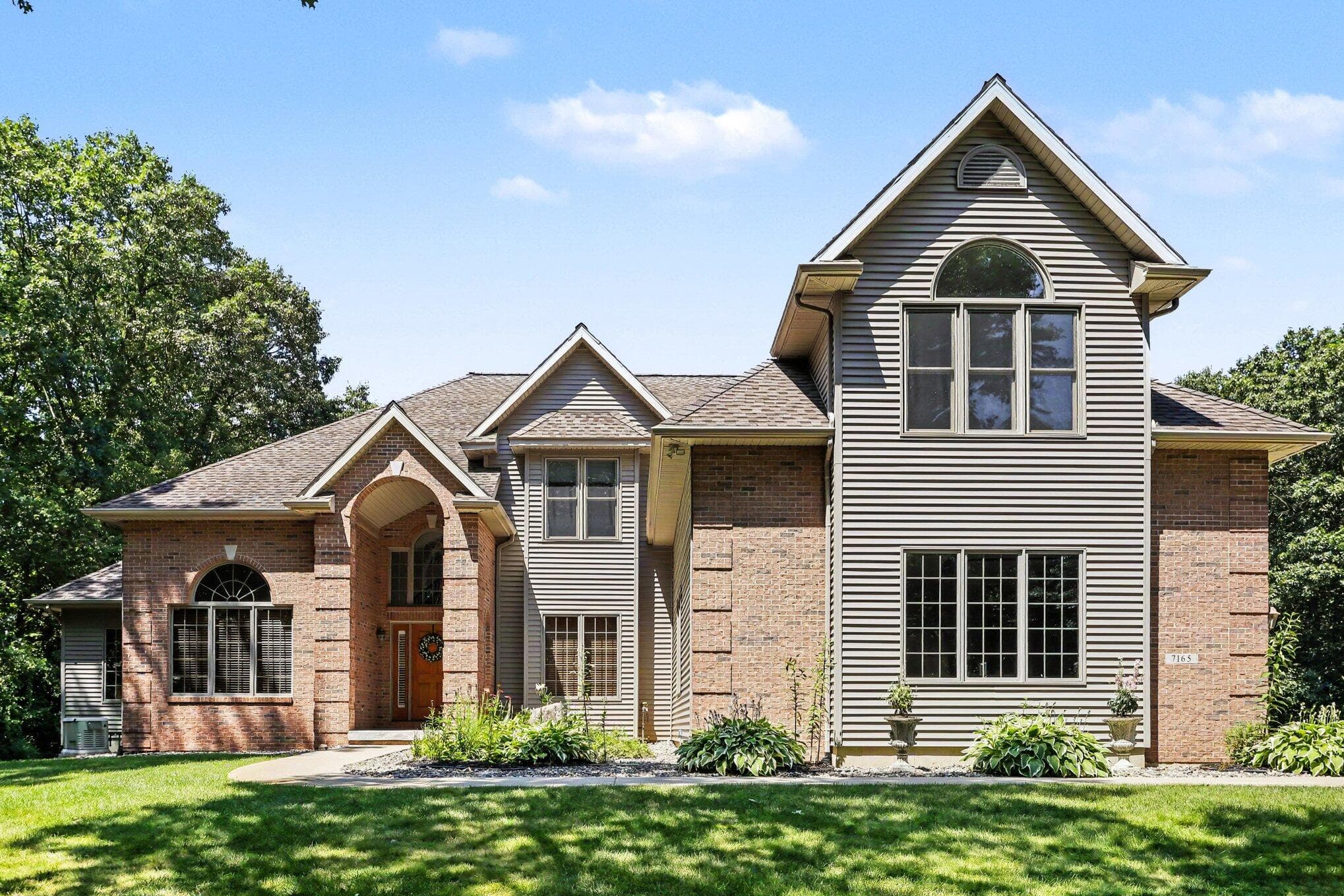 Primary property photo