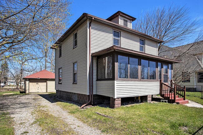 1717 Lay Kalamazoo MI 49001