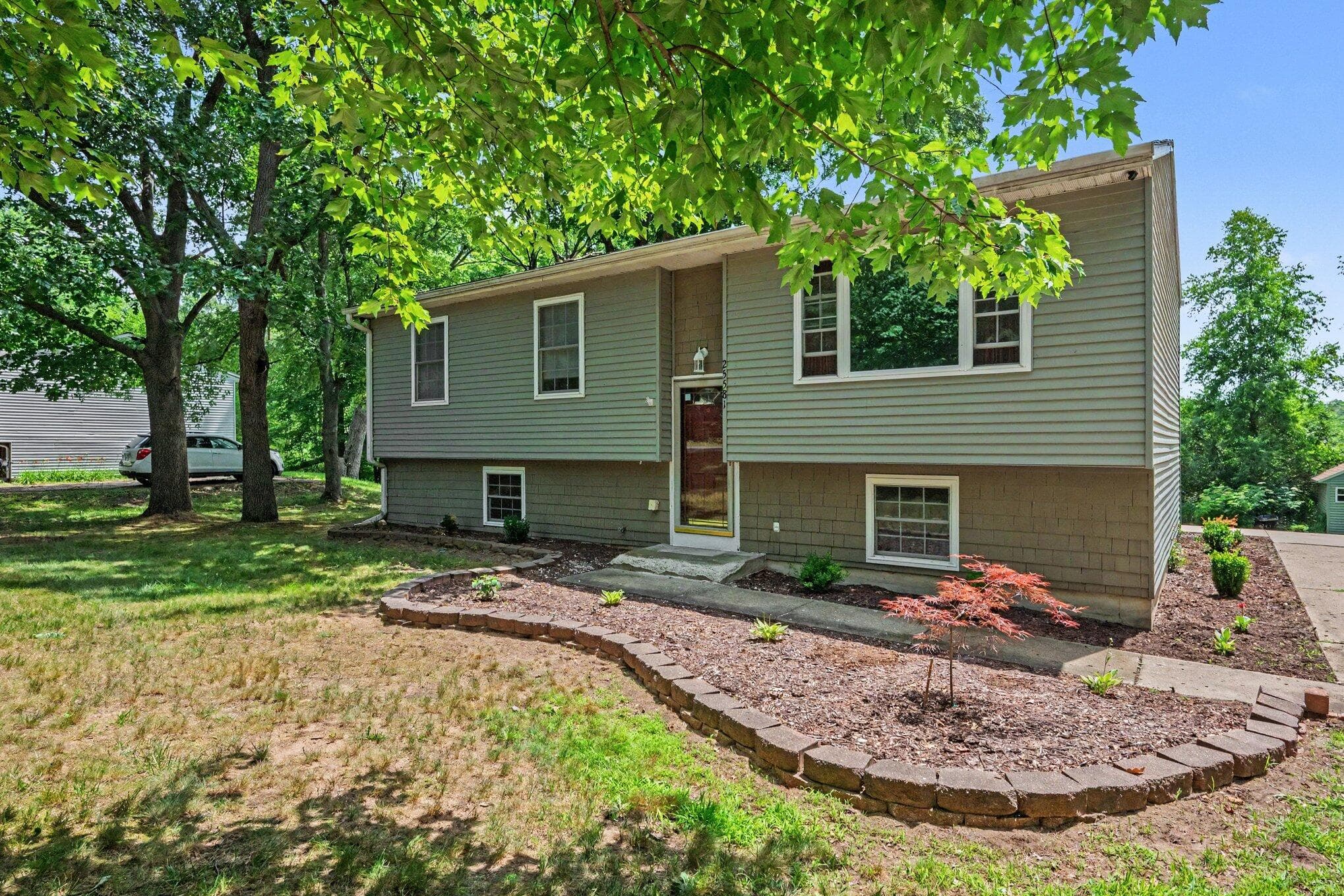25581 Pleasant Mattawan MI 49071