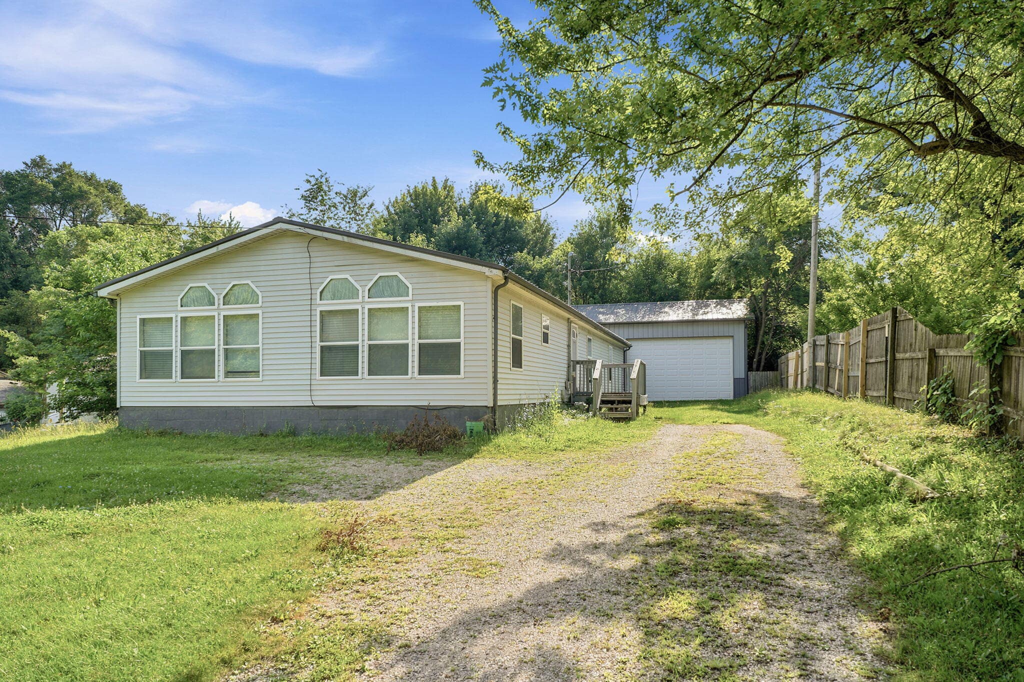 582 Leenhouts Kalamazoo MI 49048