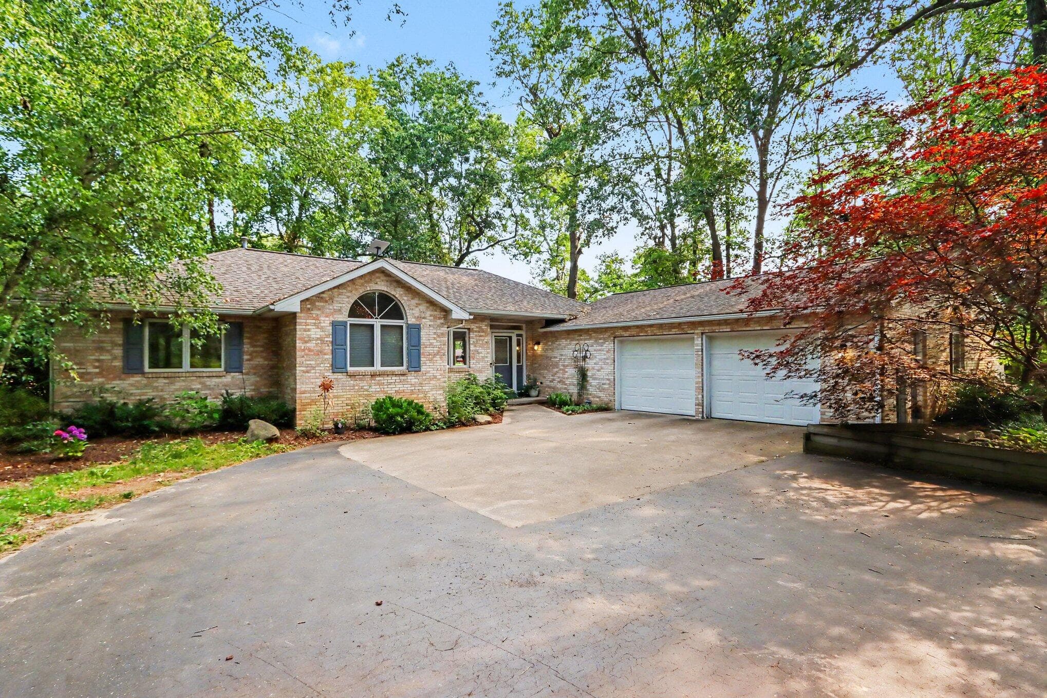 28284 62nd Lawton MI 49065