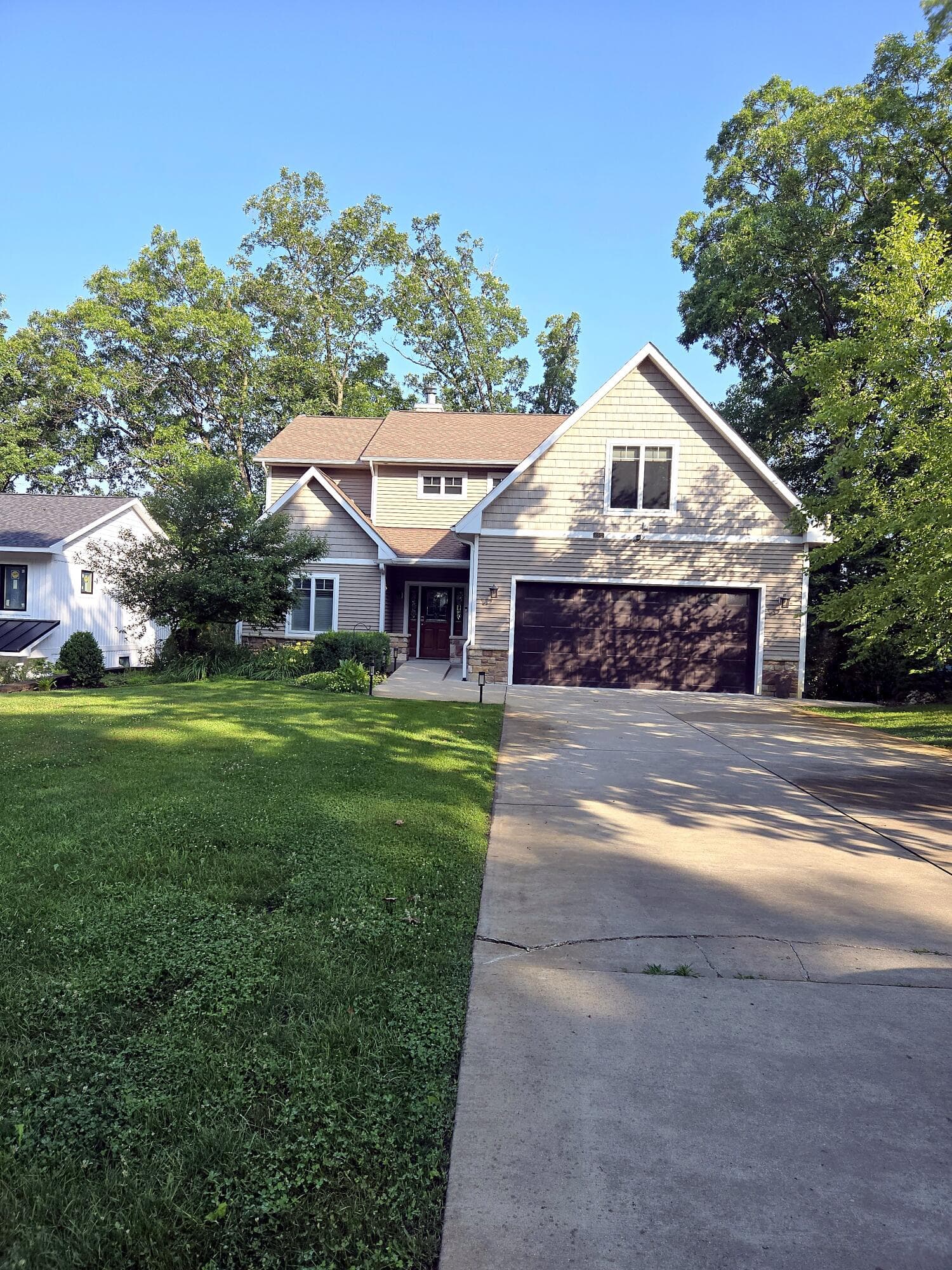 Primary property photo