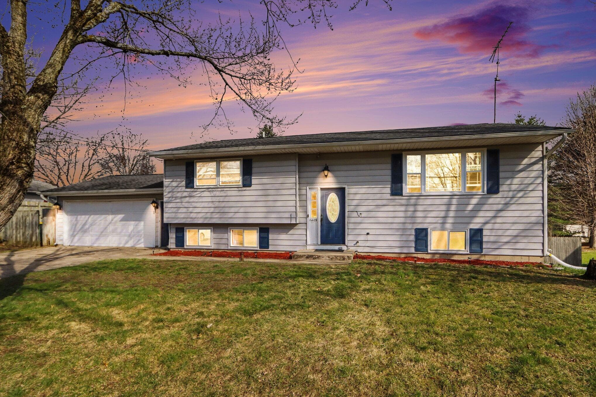 1409 Bacon Portage MI 49002