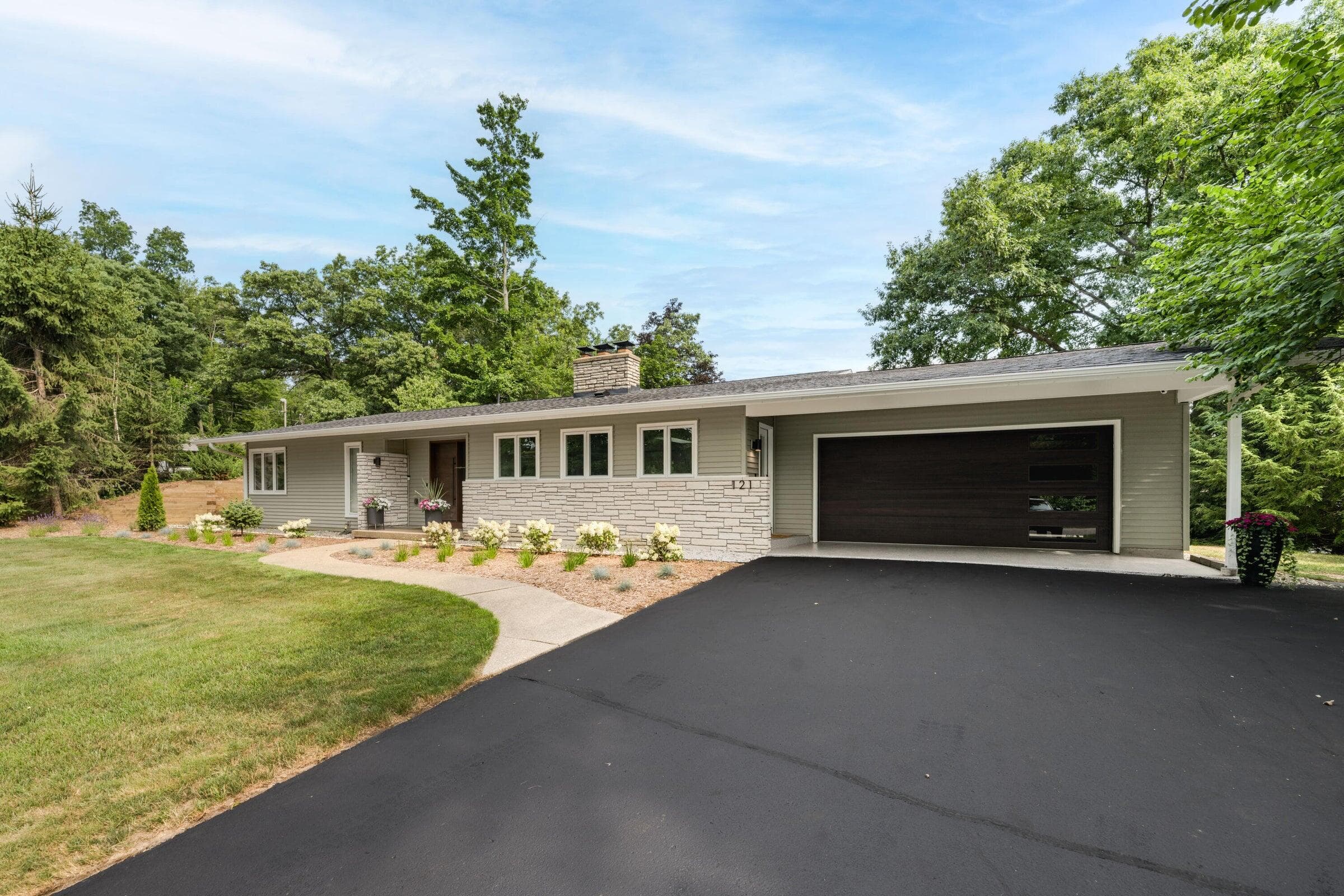 121 Lake Doster Plainwell MI 49080