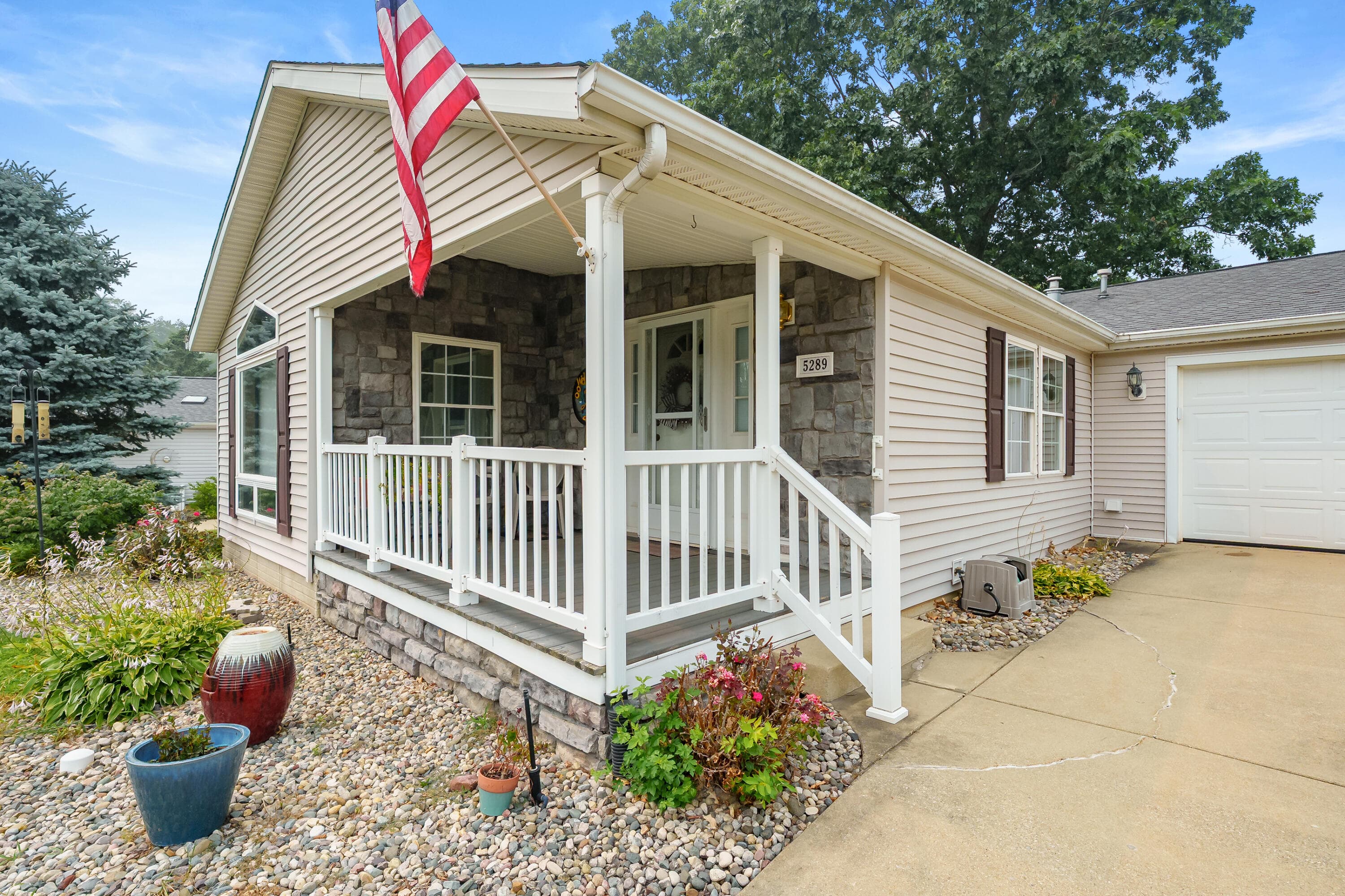 5289 Pine Arbor Kalamazoo MI 49004