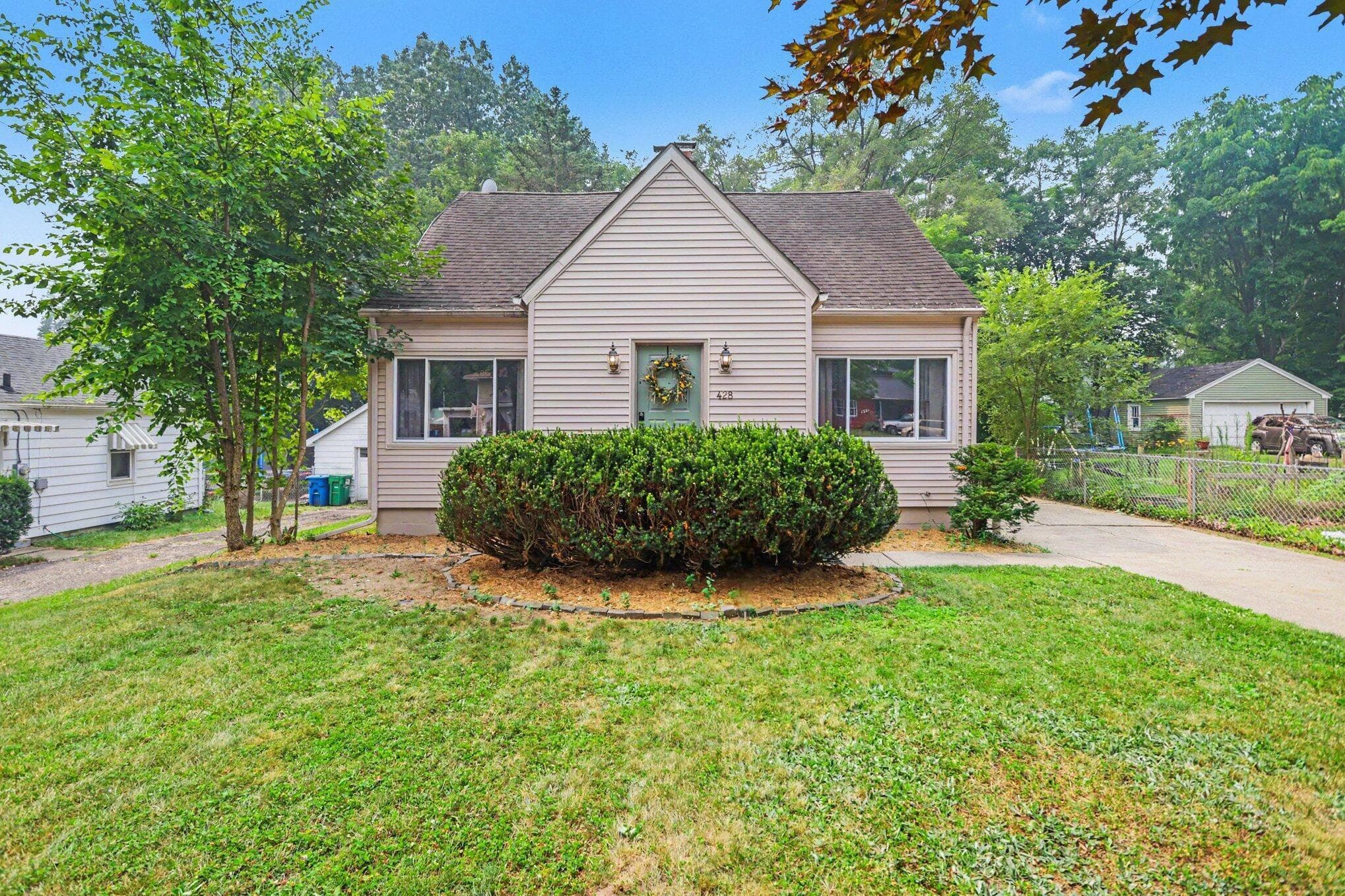 428 Pleasantview Battle Creek MI 49017