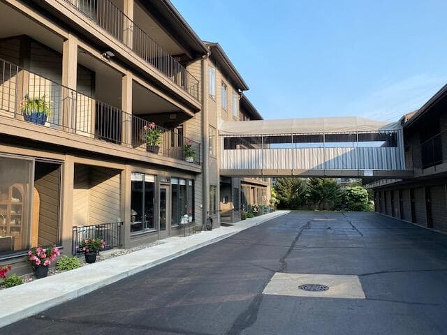 Primary property photo