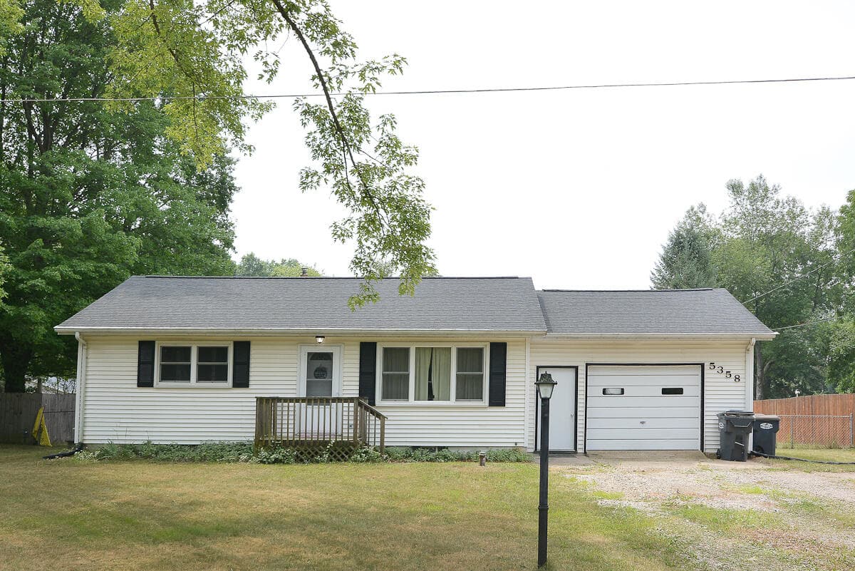 5358 S Vicksburg MI 49097