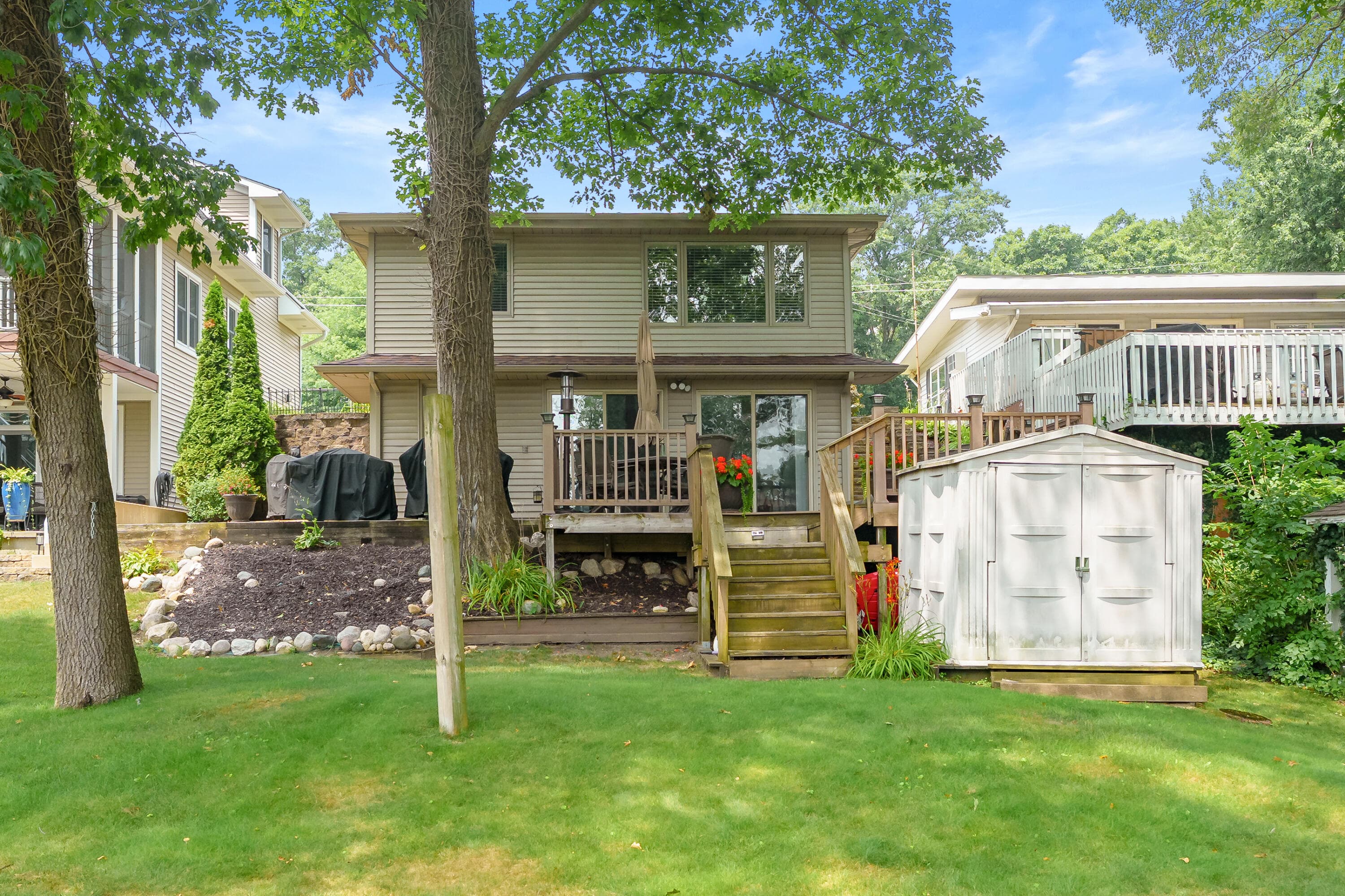 92709 Gravel Lake Lawton MI 49065
