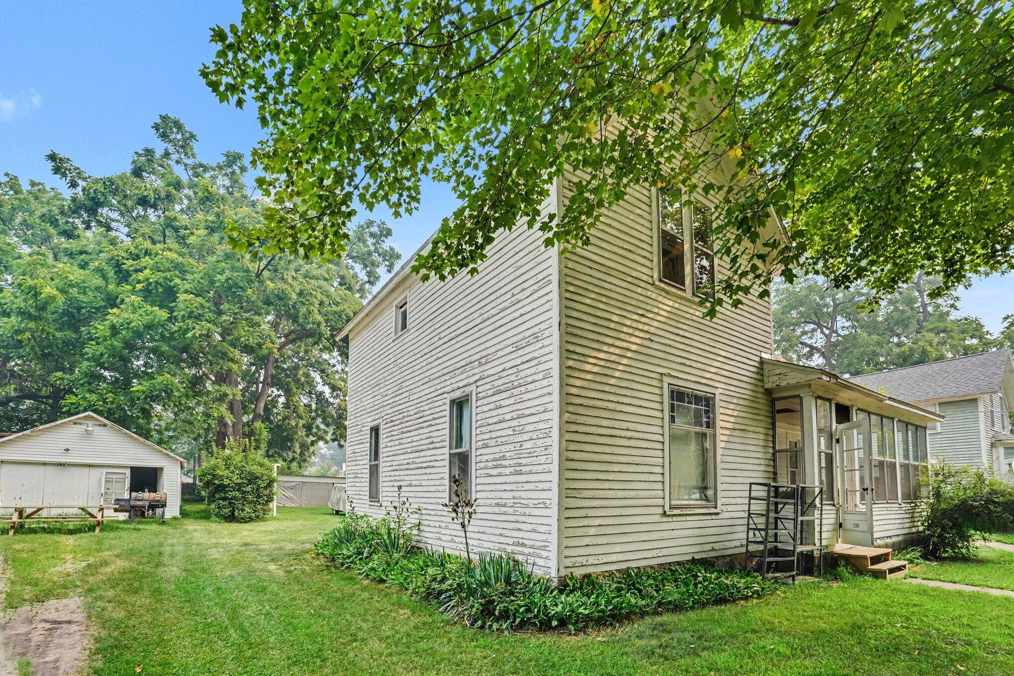220 Cora Allegan MI 49010