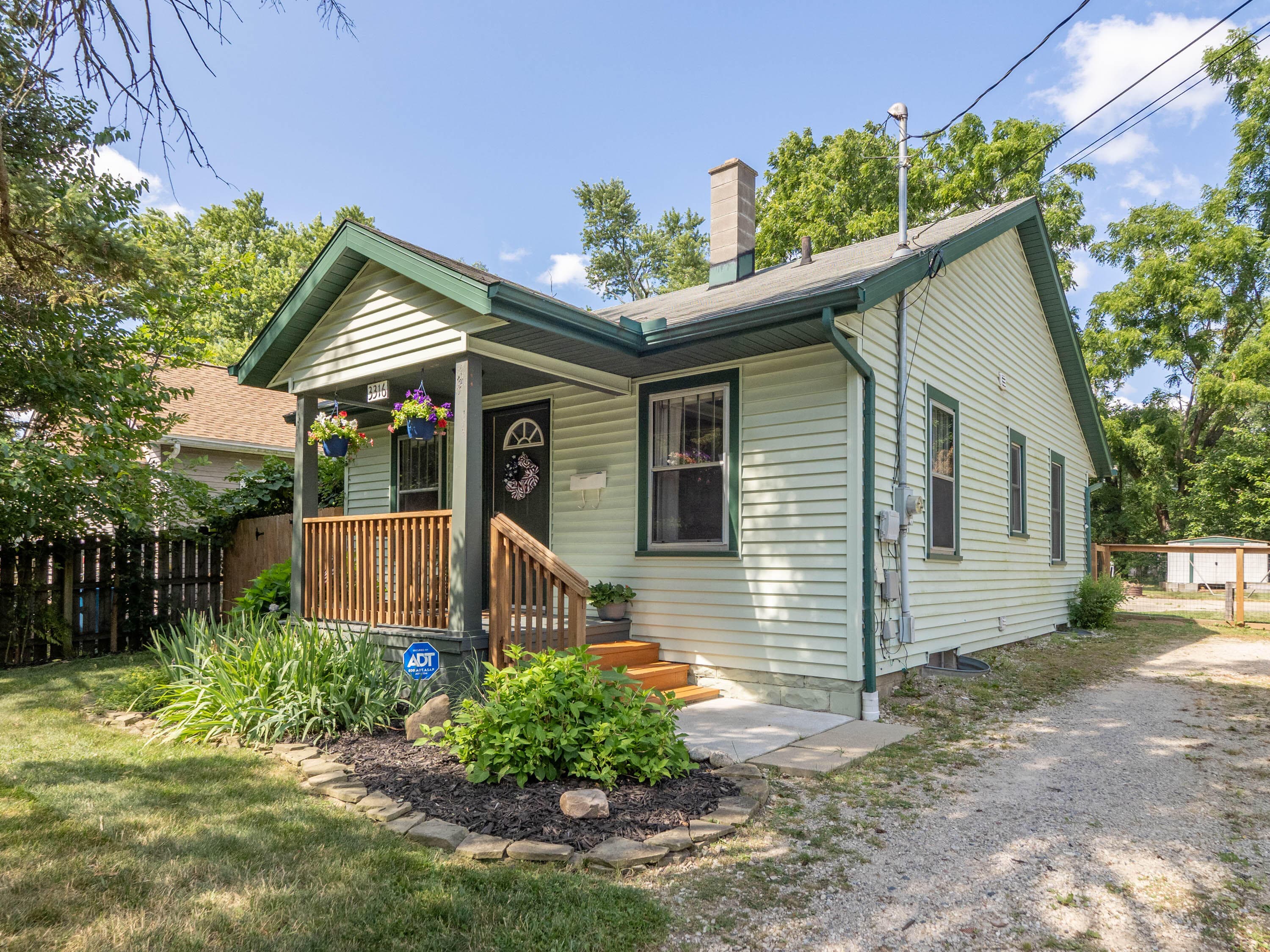 3316 Lowden Kalamazoo MI 49008