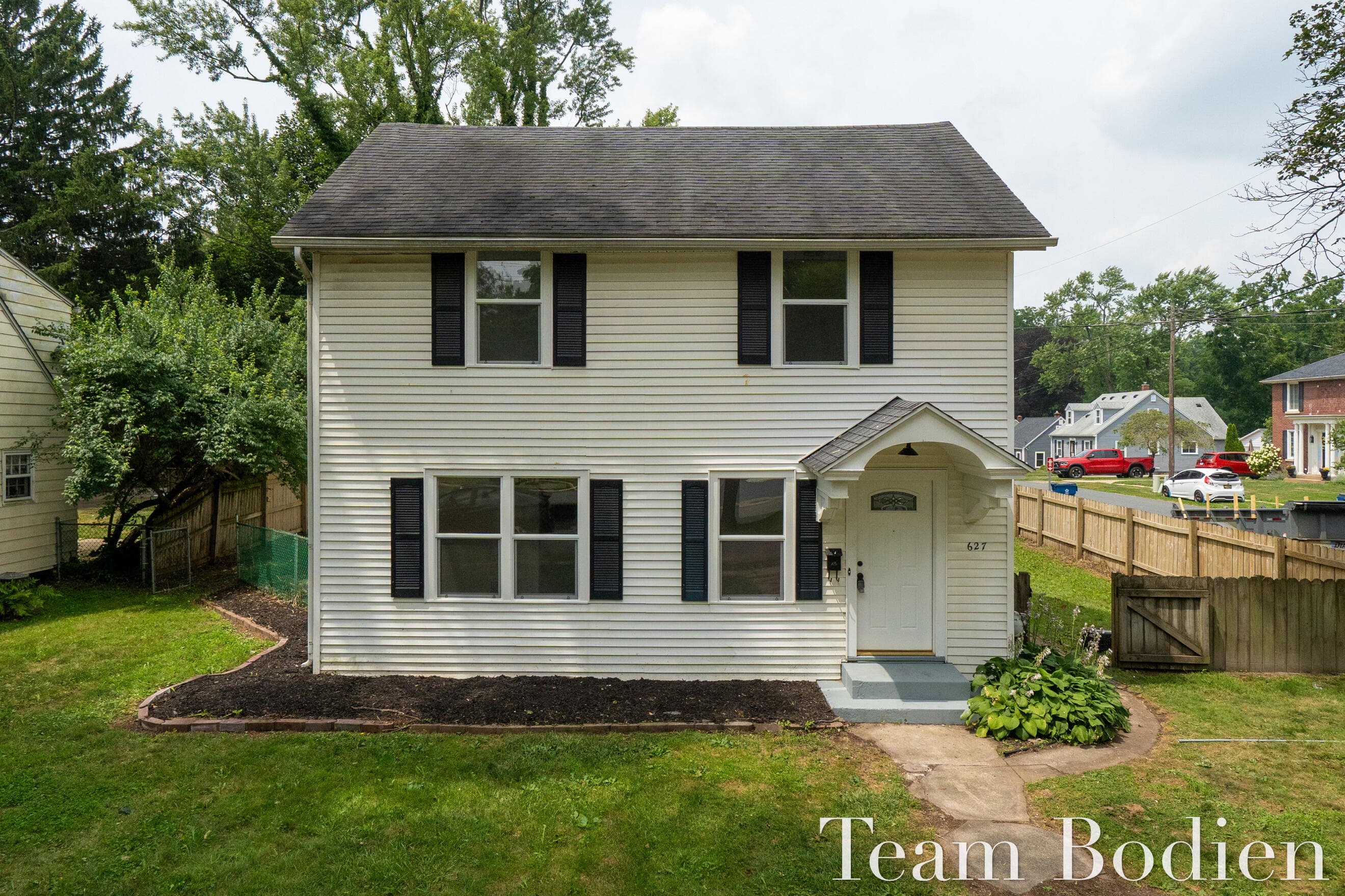 627 Pinehurst Kalamazoo MI 49006
