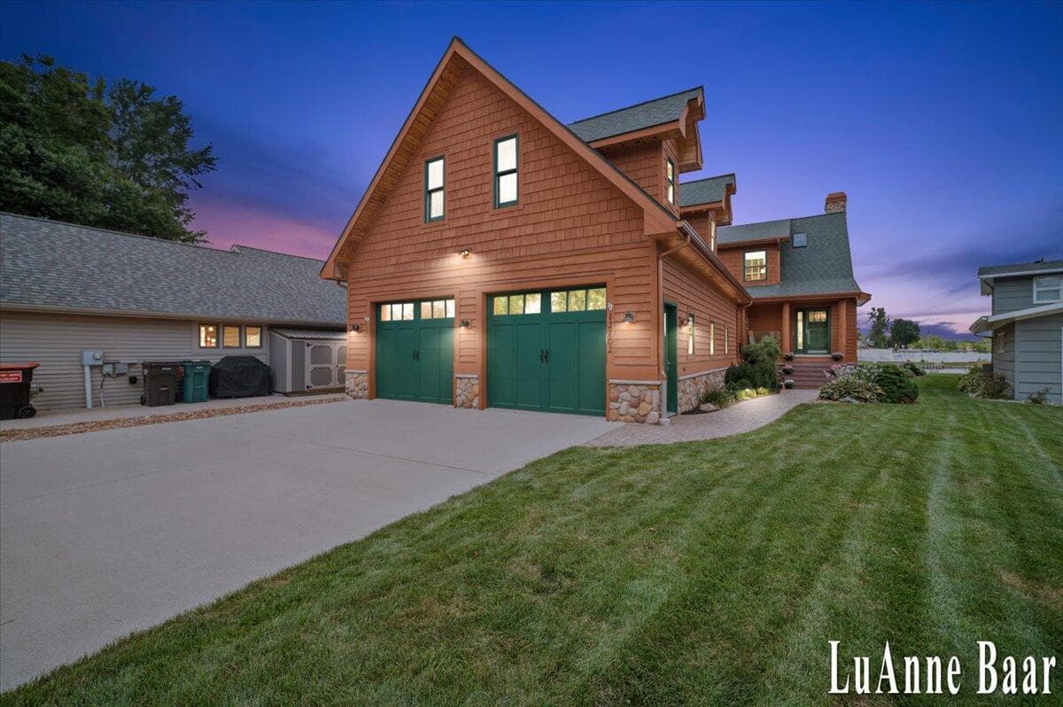 12702 Park Wayland MI 49348